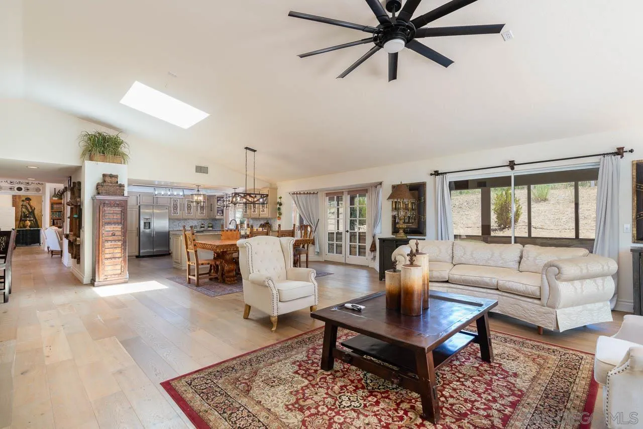 https://cdn.realtyfeed.com/cdn/127/260013677/50e375859a2f1e2dfc56010edfcb4ec4.webp