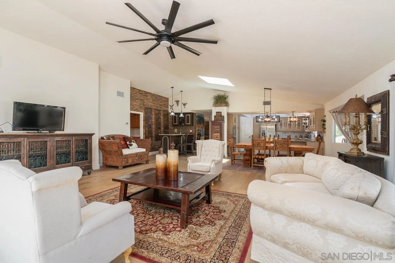 https://cdn.realtyfeed.com/cdn/127/260013677/653299f3dc7a4957dc988076acef9f5b.webp