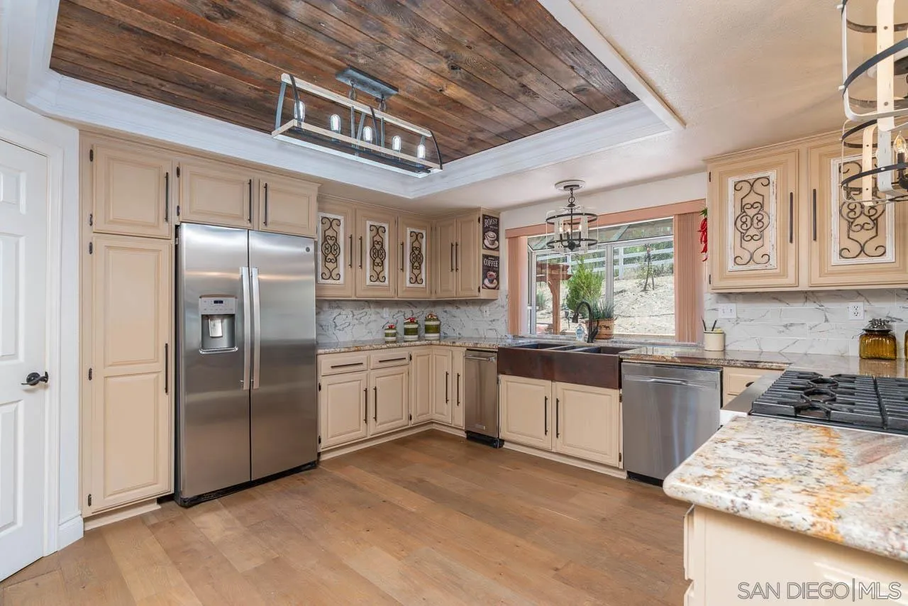https://cdn.realtyfeed.com/cdn/127/260013677/66fe12104aacc5683677cb7ca95da432.webp