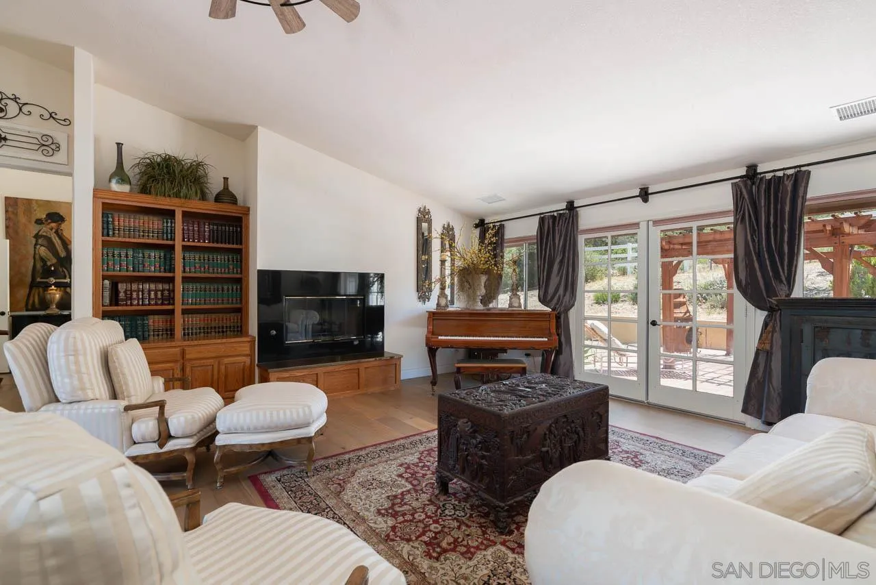 https://cdn.realtyfeed.com/cdn/127/260013677/85f26553cda71036a70b1d089fbdd672.webp