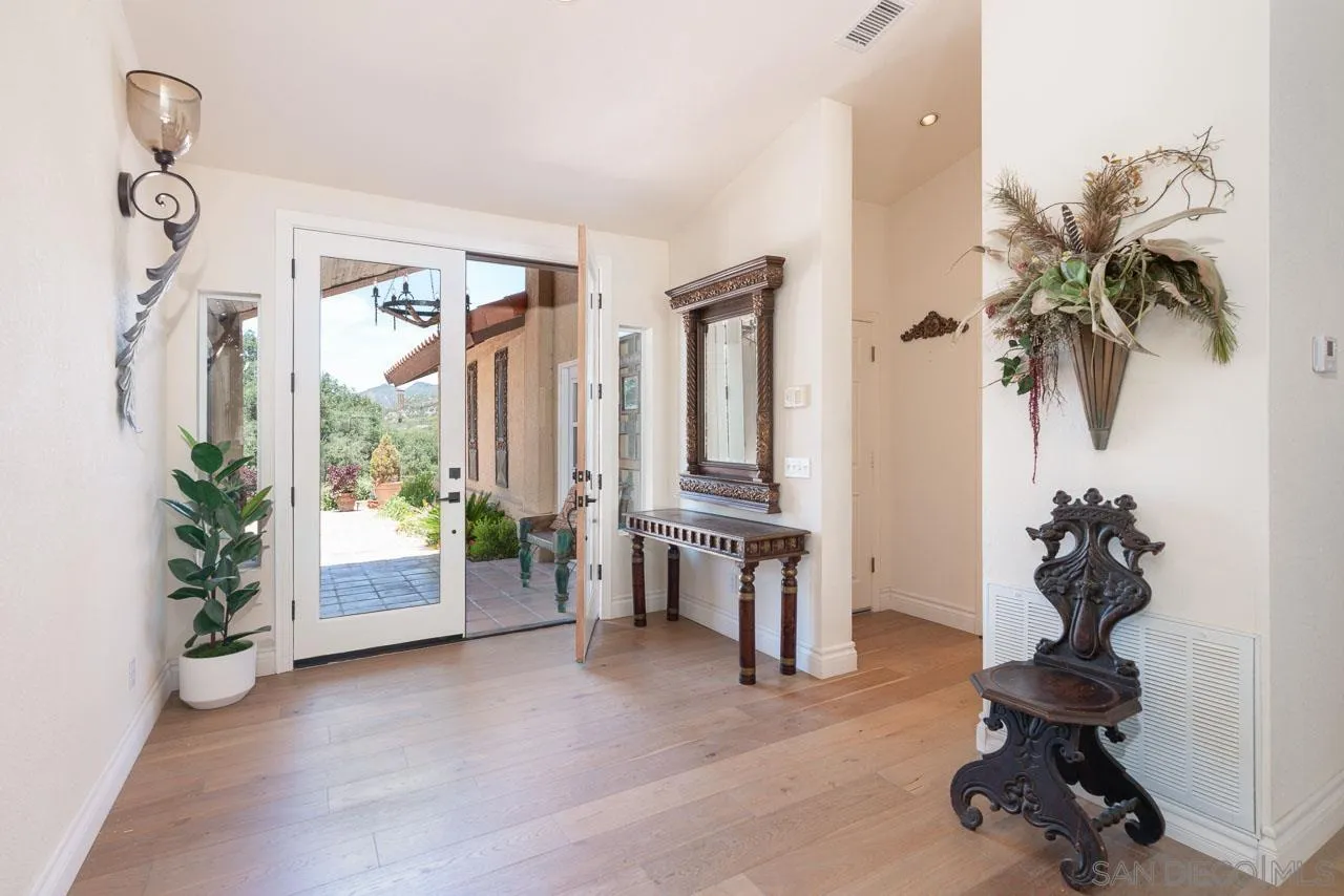 https://cdn.realtyfeed.com/cdn/127/260013677/86537cb63fa14f60a9b92bb1acc0aadd.webp