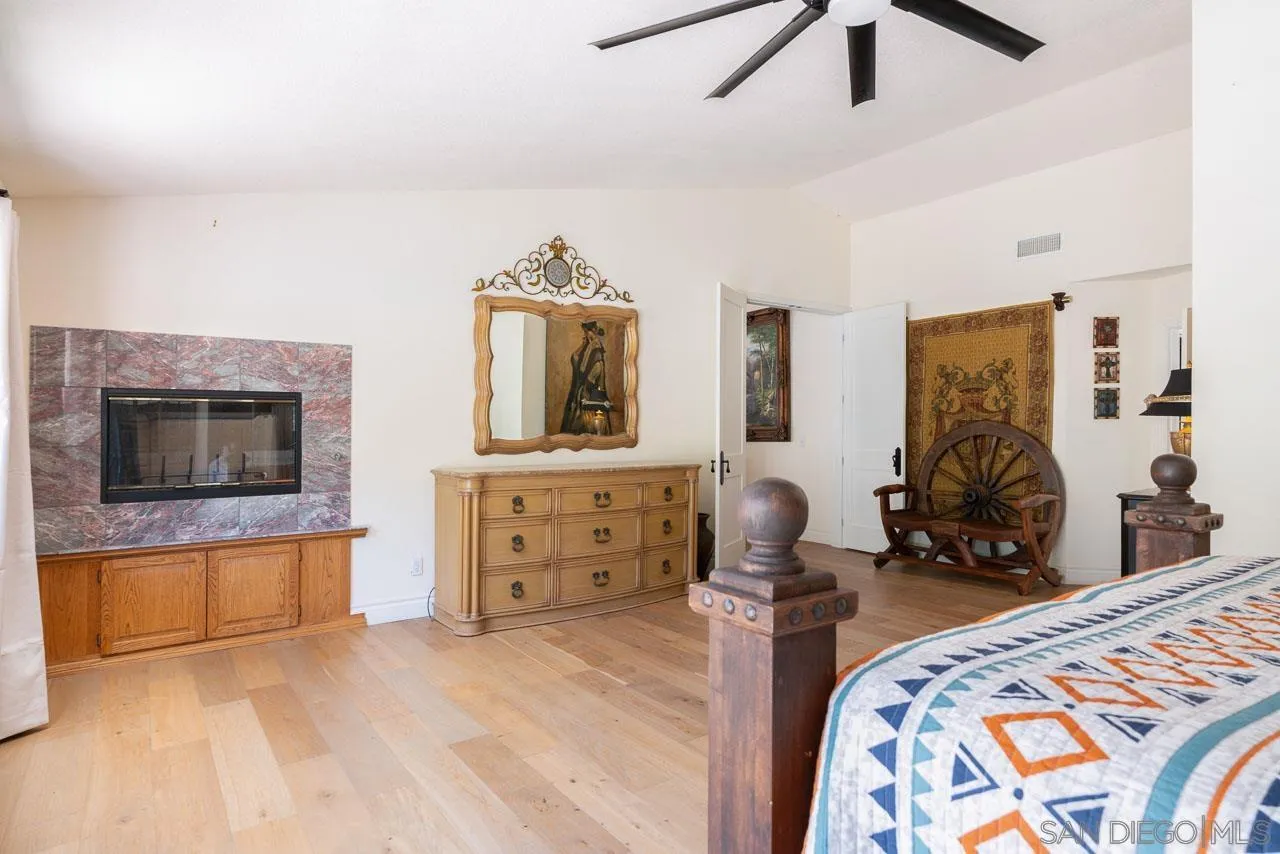 https://cdn.realtyfeed.com/cdn/127/260013677/e597de9f9c6a447665e3ae4dfe406422.webp