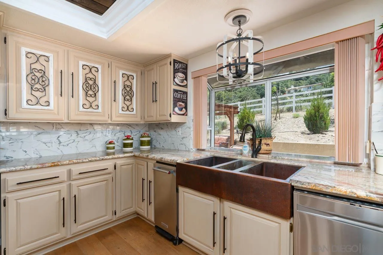 https://cdn.realtyfeed.com/cdn/127/260013677/e865c6f4e077eac88cf38935cb611071.webp