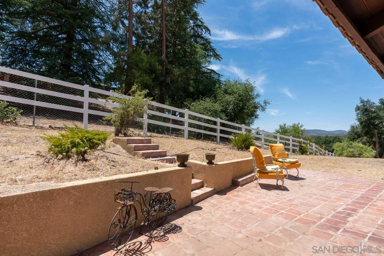 https://cdn.realtyfeed.com/cdn/127/260013677/f0369787a7c416dfeba7c72a03c5b1cb.webp