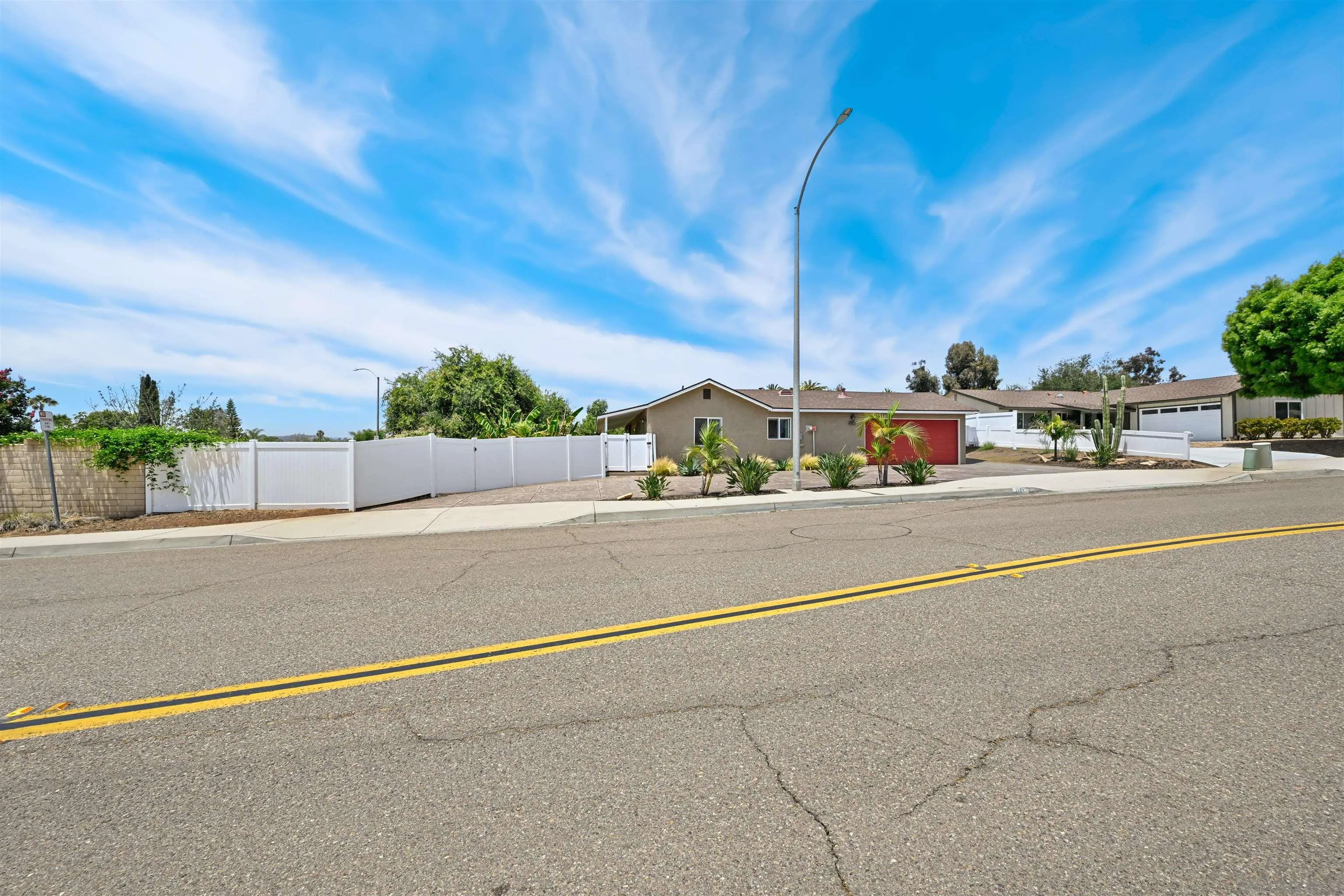https://cdn.realtyfeed.com/cdn/127/260013679/680e2fba121ba8ba1a0c8ae902c3c63a.webp