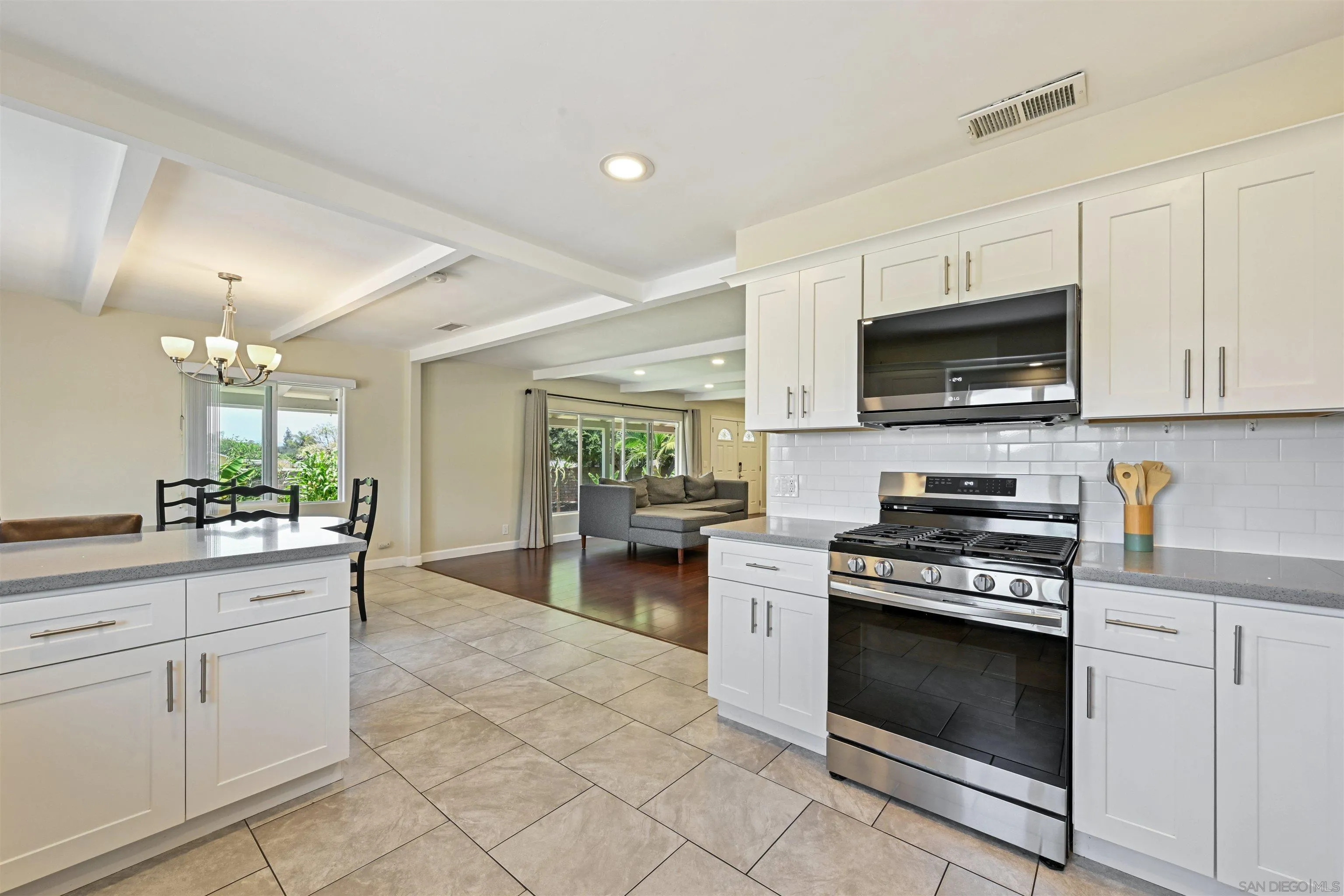 https://cdn.realtyfeed.com/cdn/127/260013679/e81da4c8c580e9a809814c6fcf681e81.webp