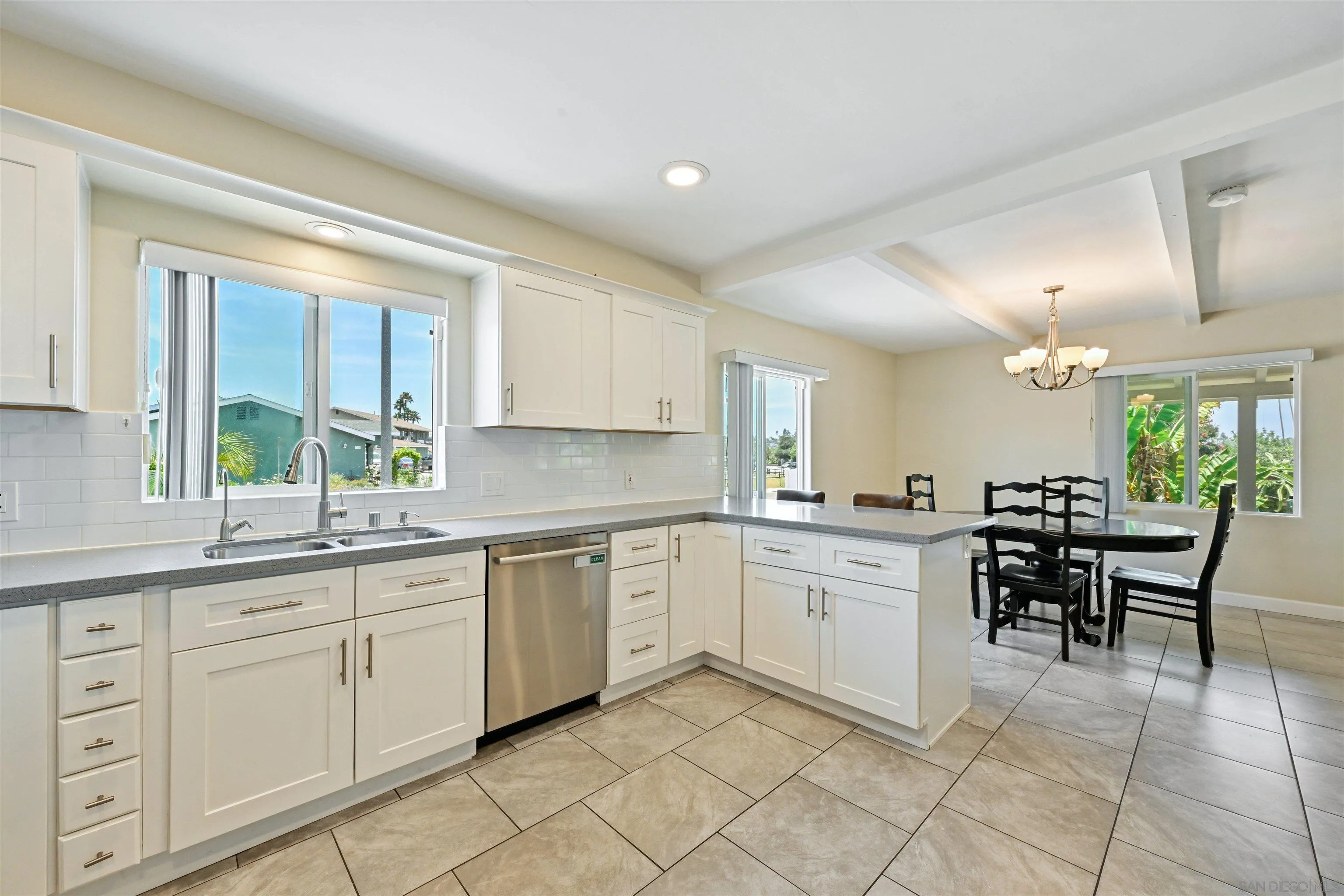 https://cdn.realtyfeed.com/cdn/127/260013679/f50b8c2c74ad20f9b2e3eb24a02011ad.webp