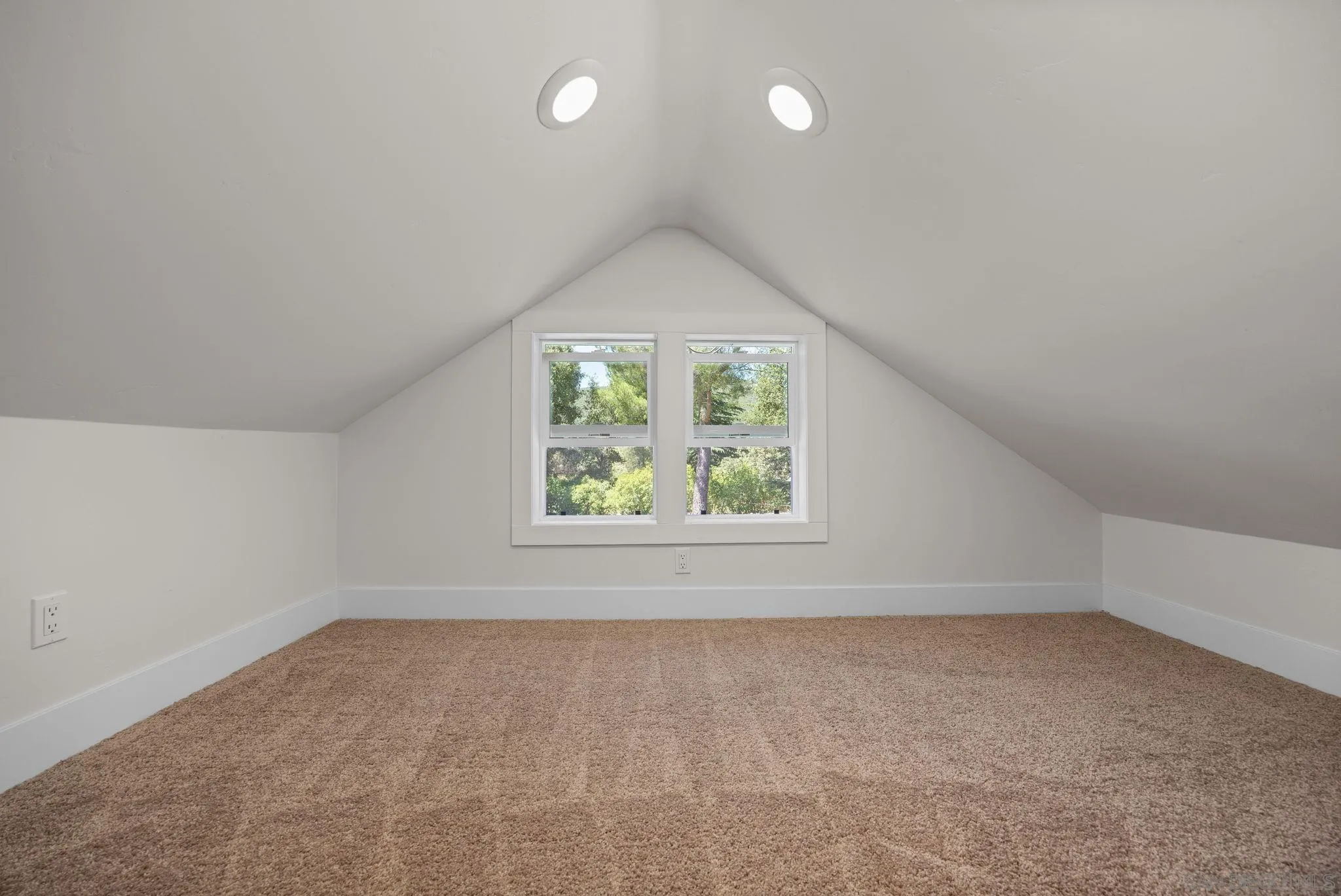 https://cdn.realtyfeed.com/cdn/127/260013680/2f47e66353ac0d1424ea1ff4fe93c3f2.webp