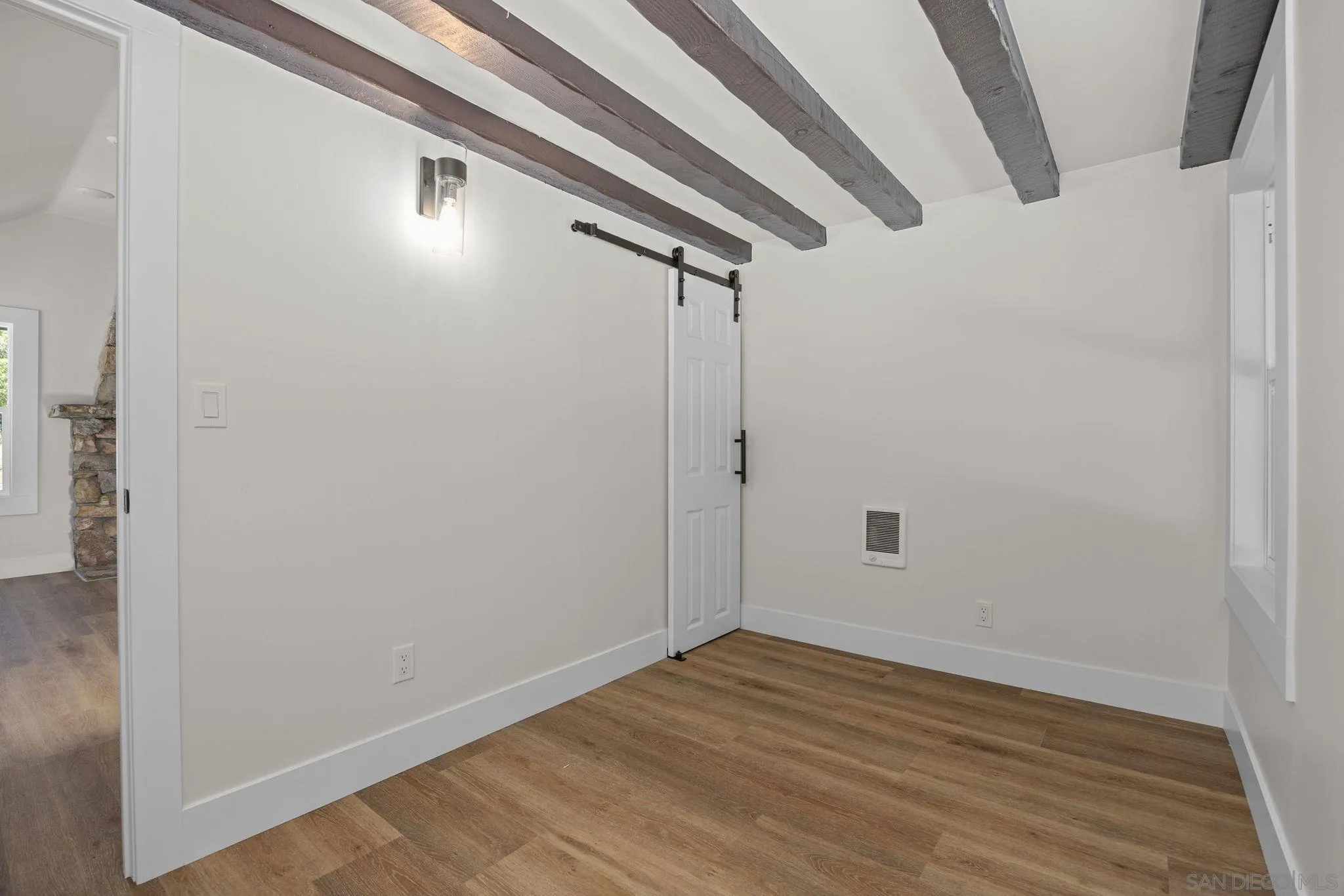 https://cdn.realtyfeed.com/cdn/127/260013680/9107caec5e9aa4fae63a16d10b79e154.webp