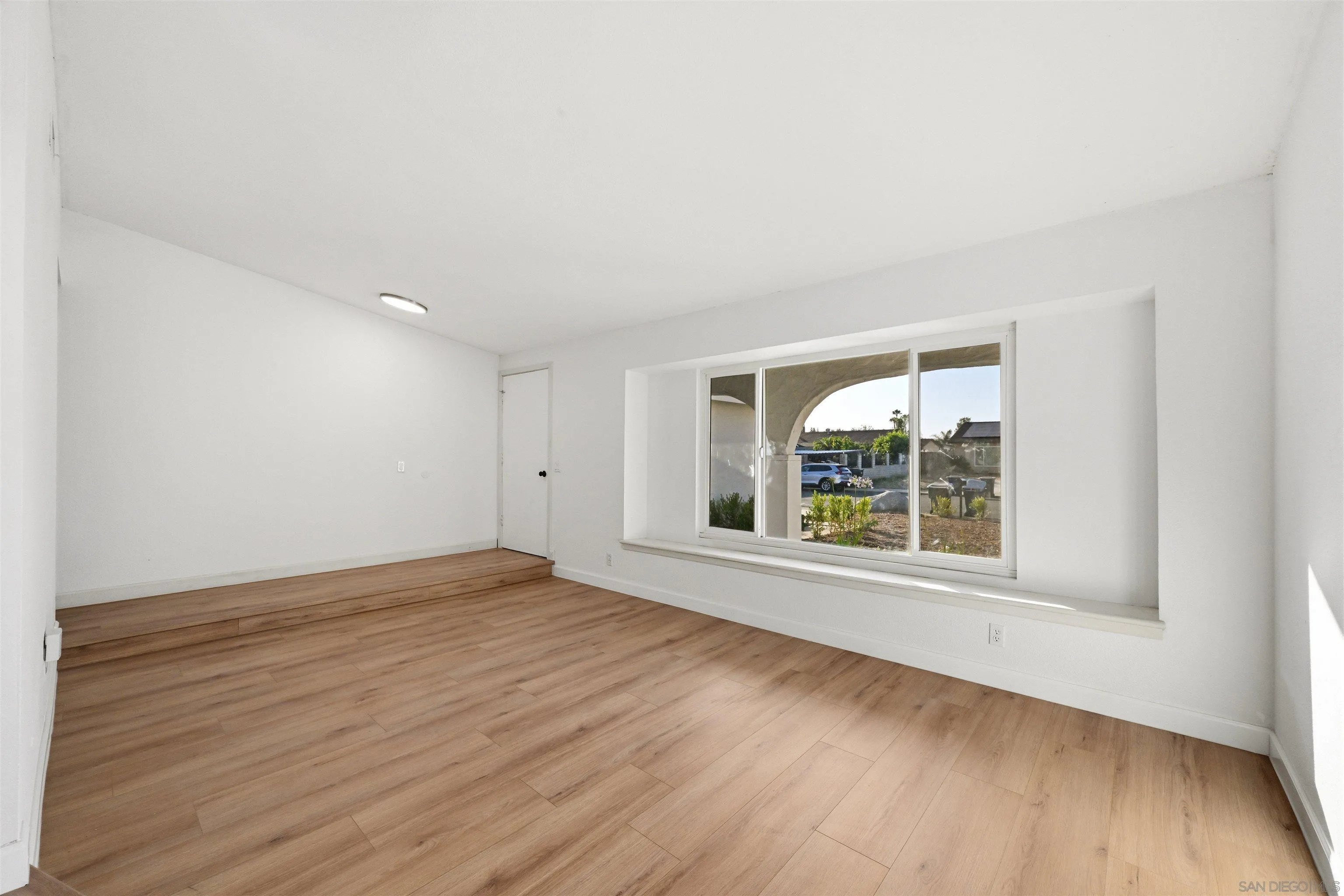 https://cdn.realtyfeed.com/cdn/127/260013681/169c38ba36d1b8e476afede1c7c01ad9.webp