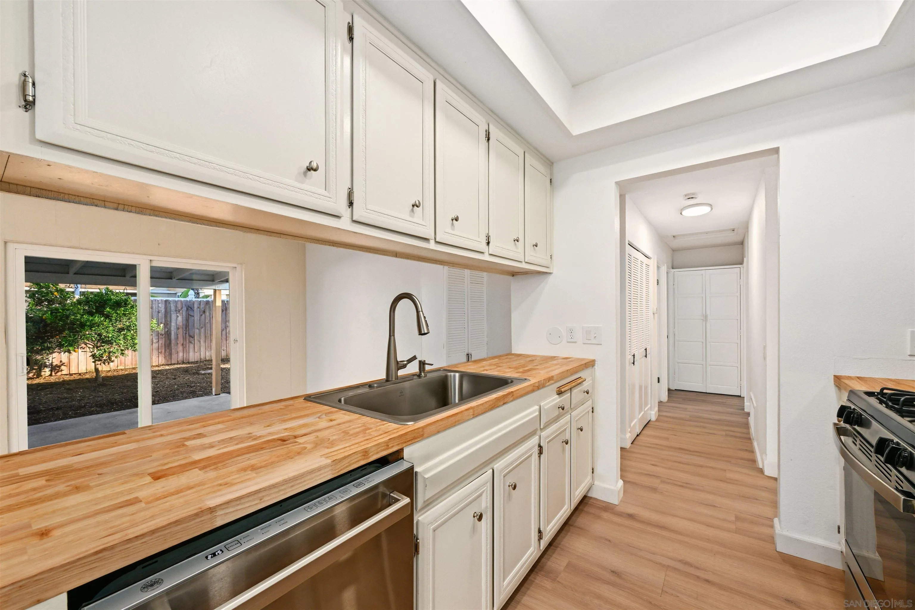 https://cdn.realtyfeed.com/cdn/127/260013681/1852c0136ce2cbcd474a052f7393a0c5.webp