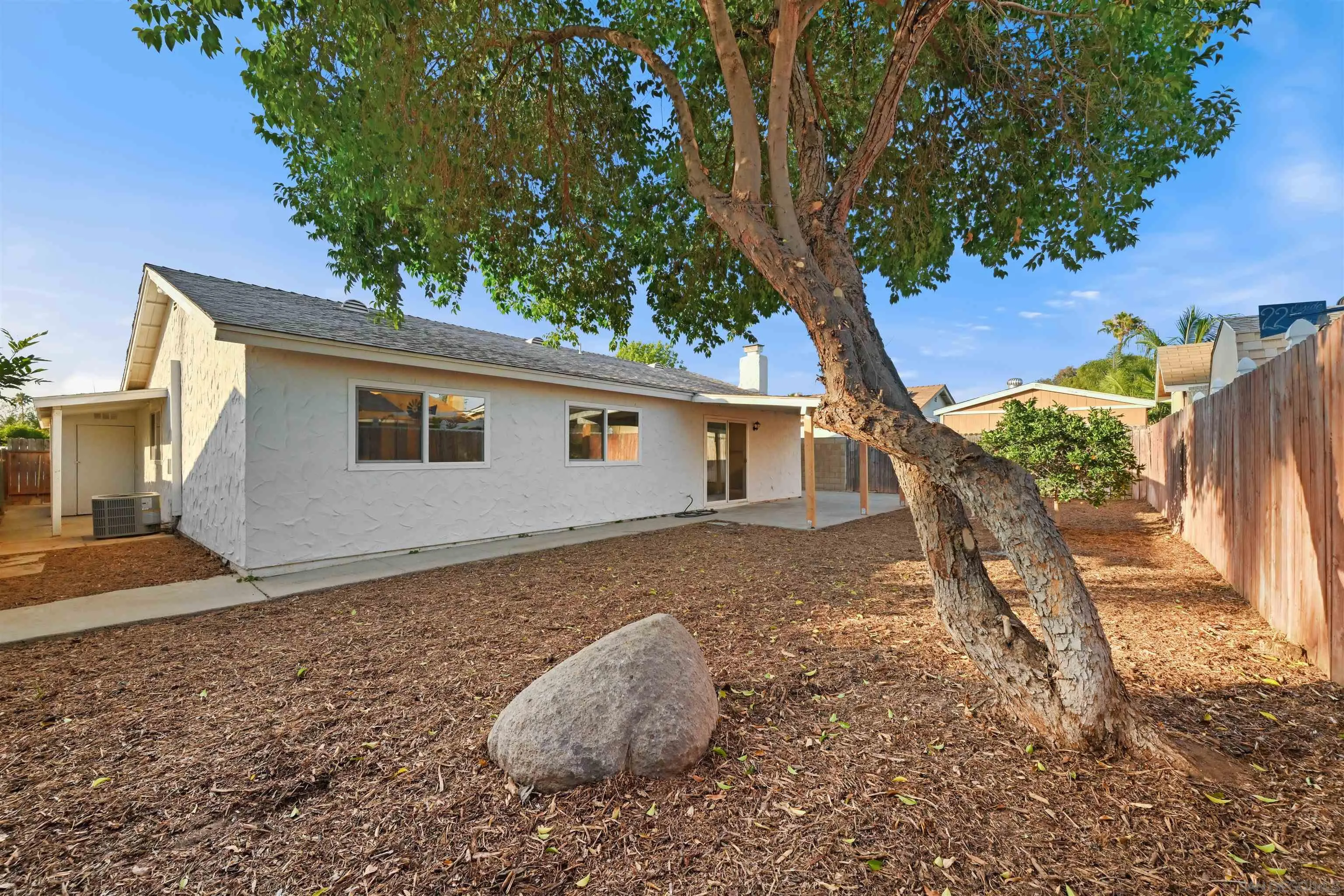https://cdn.realtyfeed.com/cdn/127/260013681/696ddbc973eeb3e2c077ae55aea7d360.webp