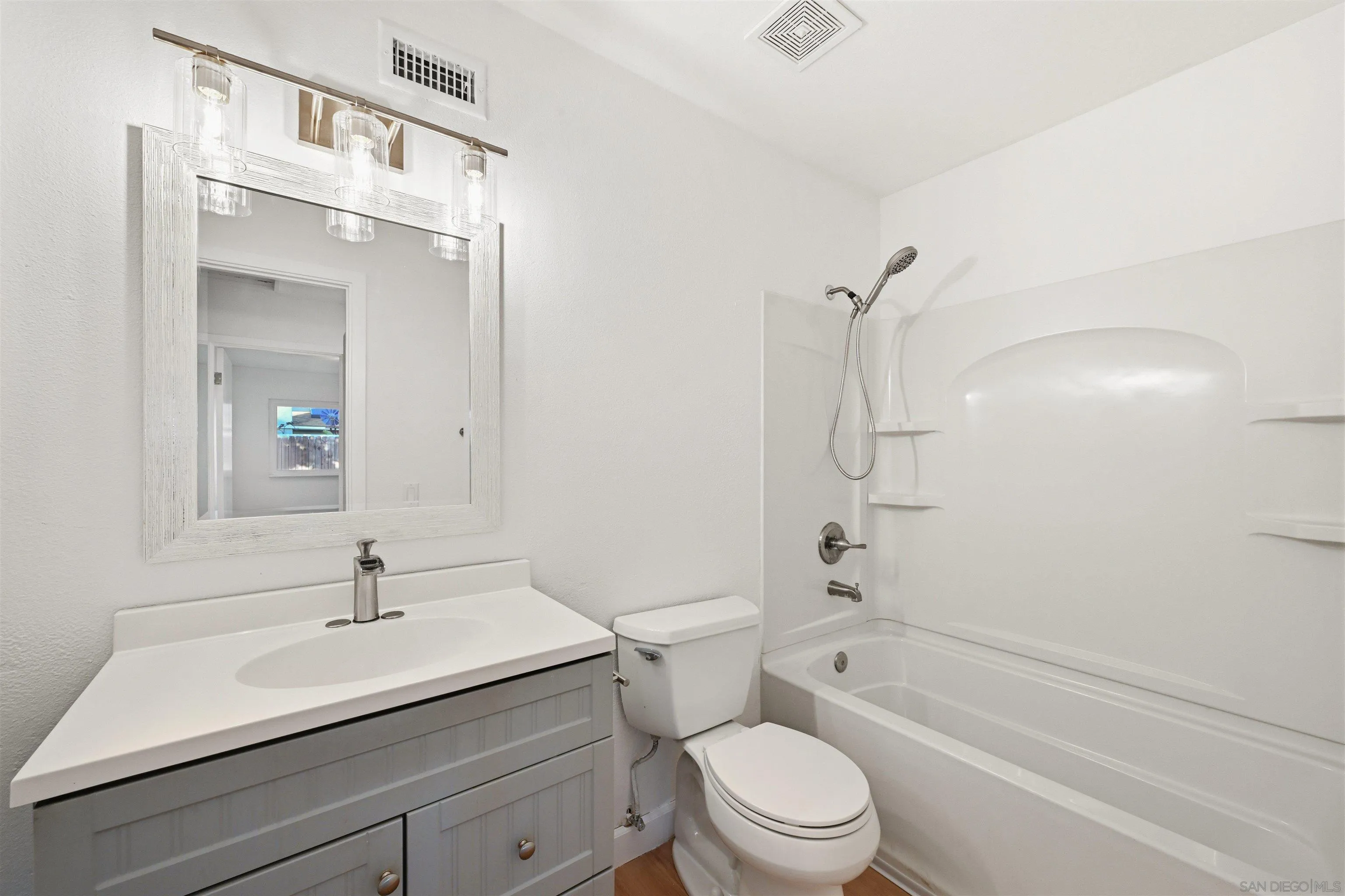 https://cdn.realtyfeed.com/cdn/127/260013681/982dd5e5a5109153e1d8a0ddbb21fdd1.webp