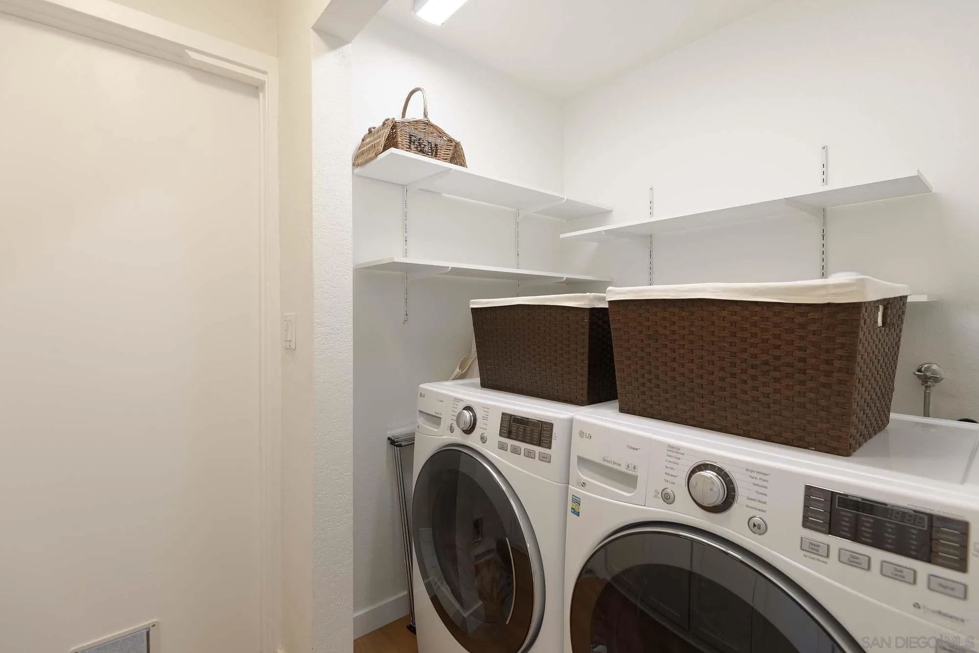 https://cdn.realtyfeed.com/cdn/127/260013683/095b399cc1786429da36a83adc2c8fc0.webp