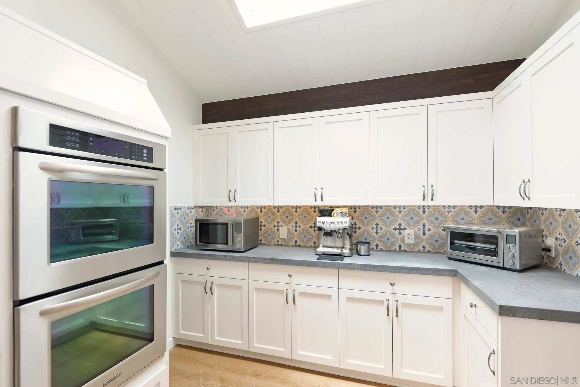 https://cdn.realtyfeed.com/cdn/127/260013683/dfc64c39e7cb088a1e6a1116b90f1c1d.webp