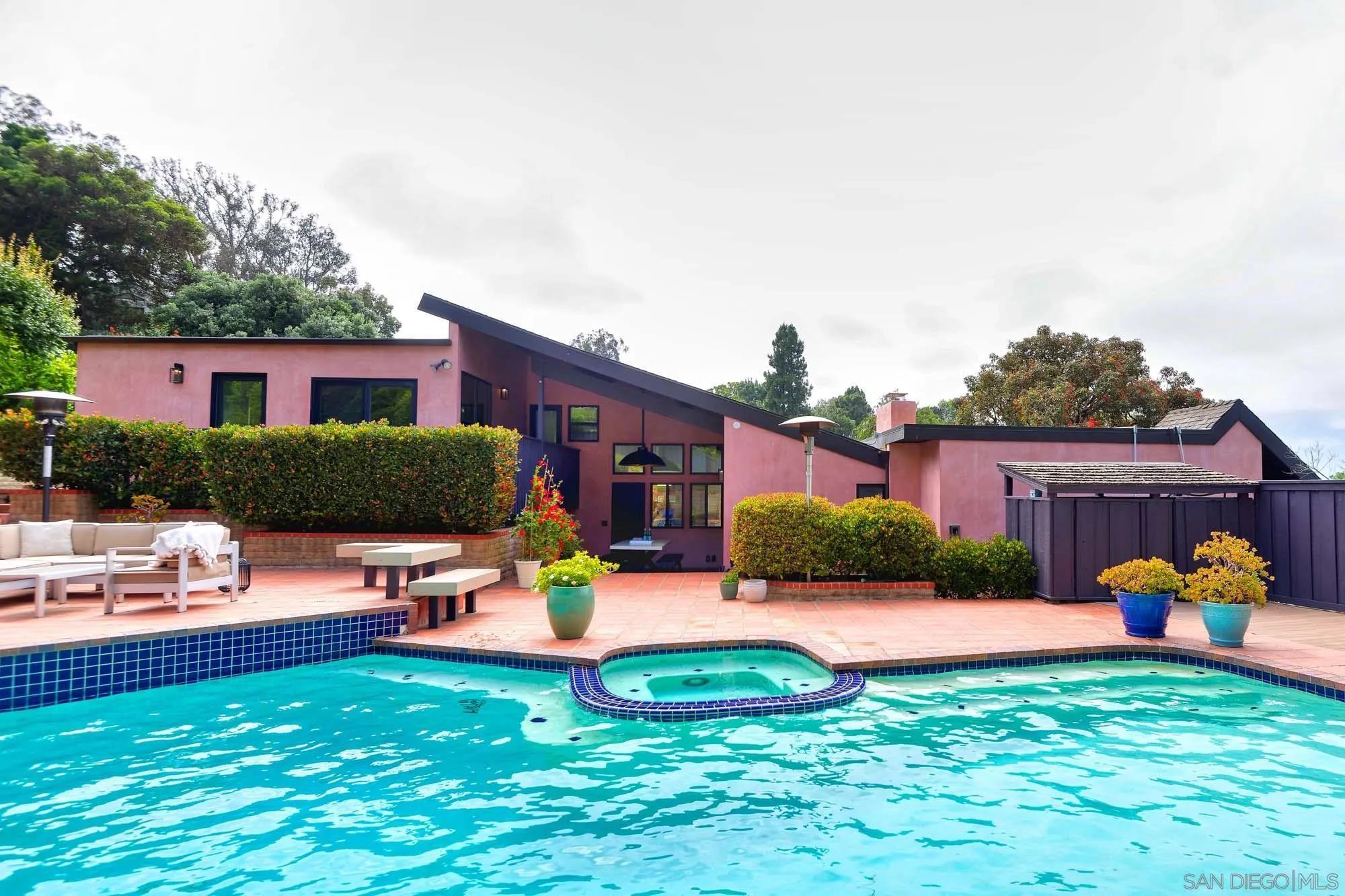 https://cdn.realtyfeed.com/cdn/127/260013683/fadc752ea5c76a56d4e5896a9eb026c2.webp