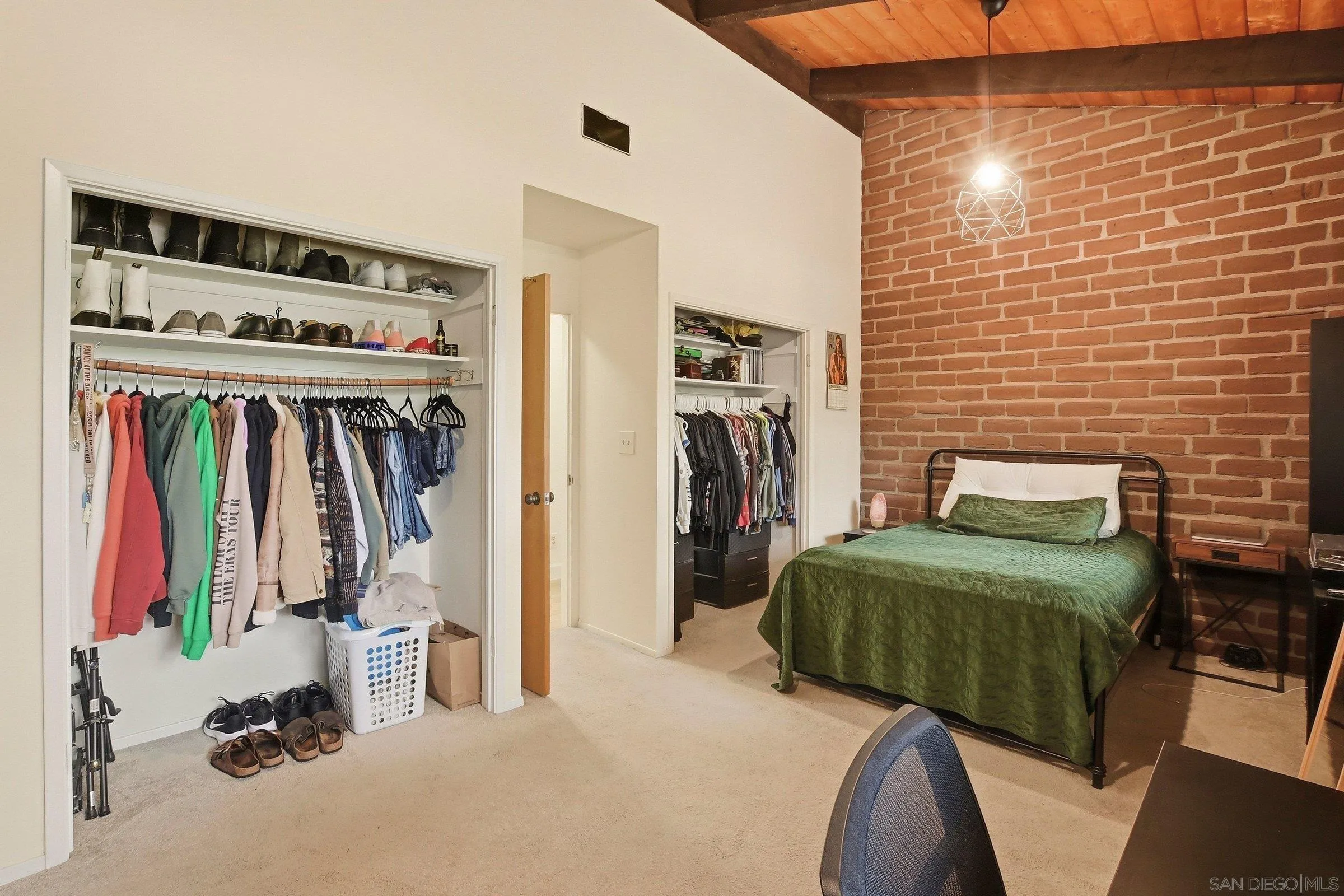 https://cdn.realtyfeed.com/cdn/127/260013687/5babd275430a499fb38e23af5de14f2c.webp