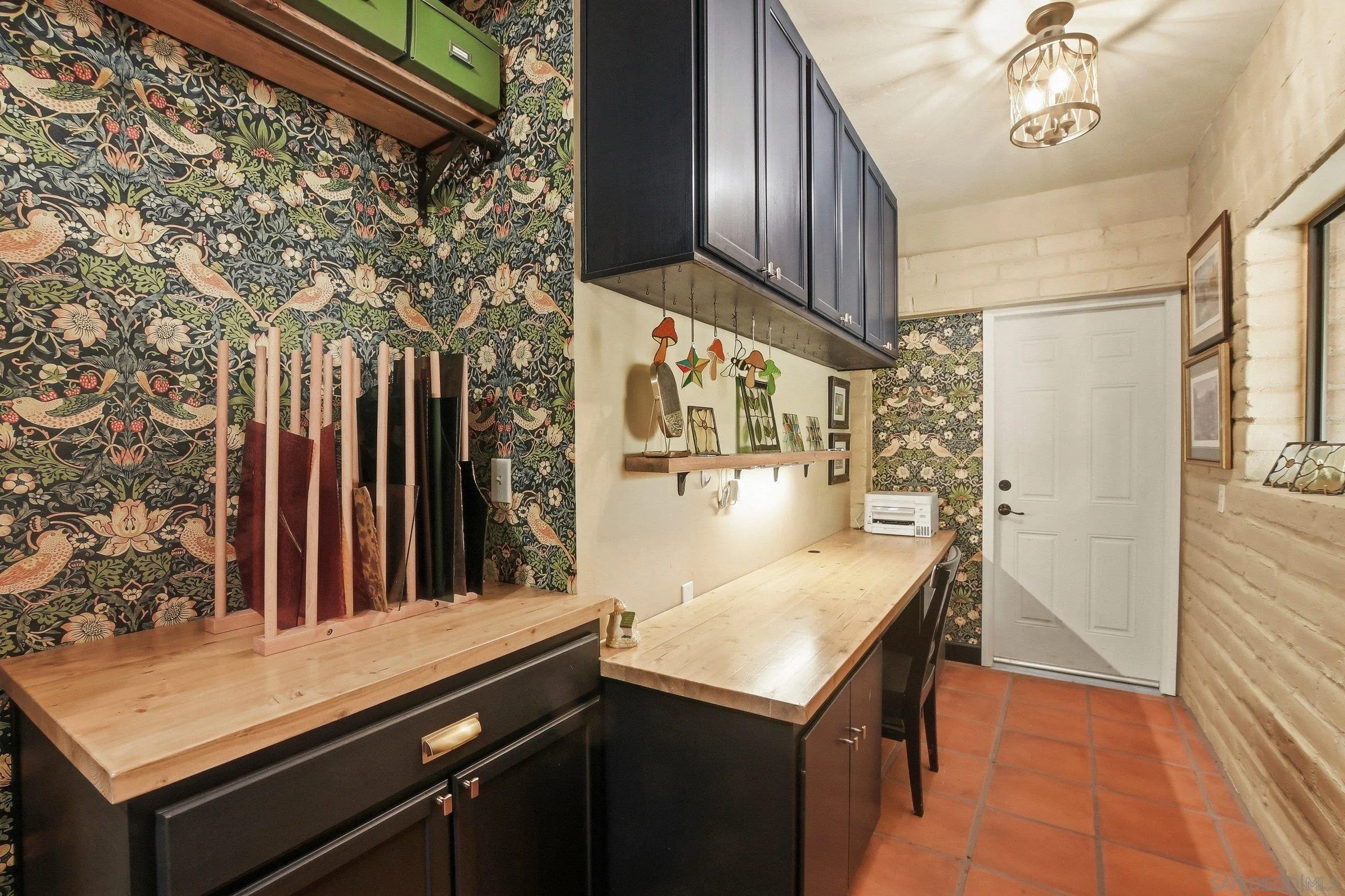 https://cdn.realtyfeed.com/cdn/127/260013687/68a97be7bf162b4eeb26a055f40c1e6c.webp