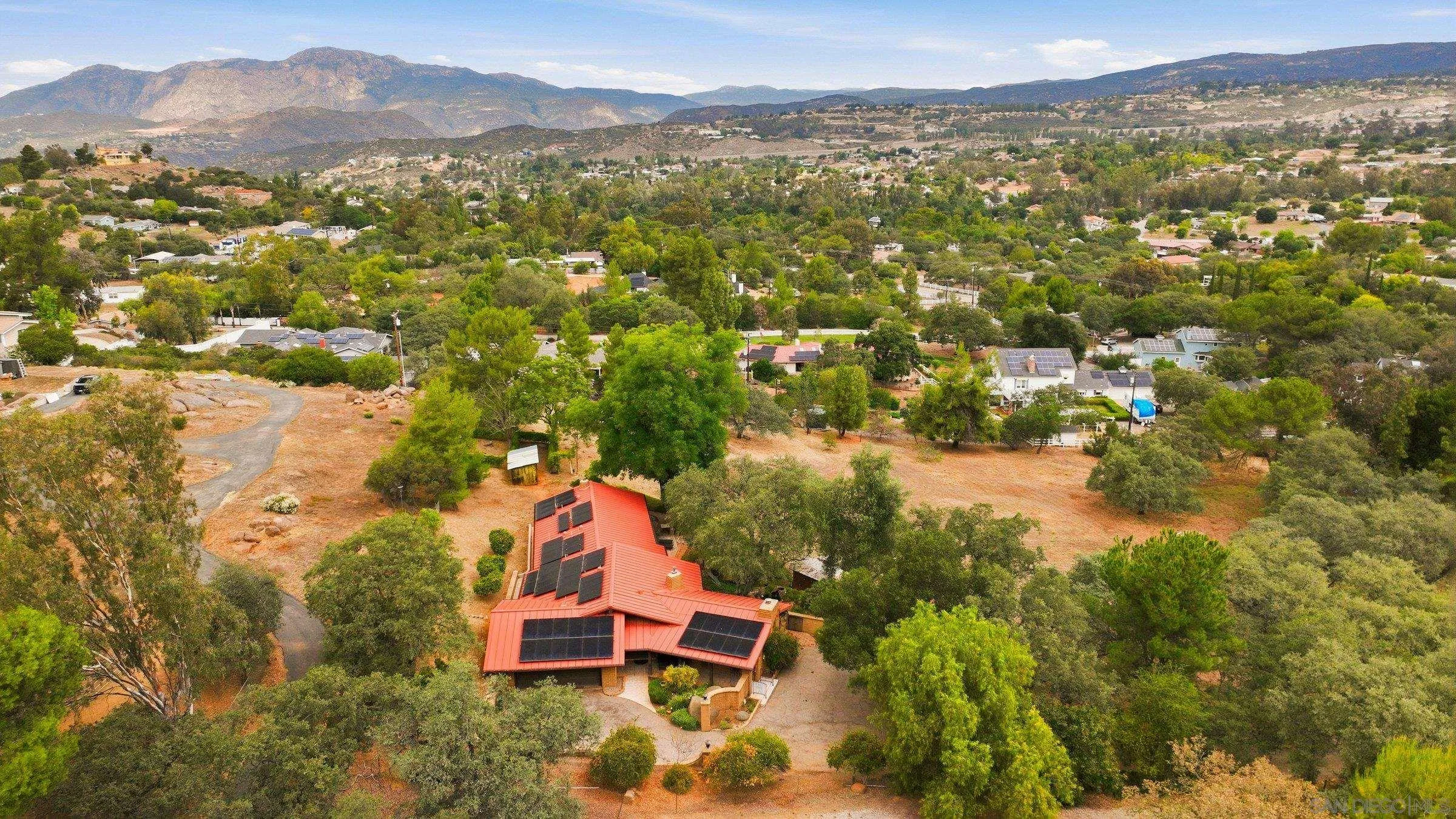 https://cdn.realtyfeed.com/cdn/127/260013687/8feea70dca5c69ccb064b9103c081e32.webp