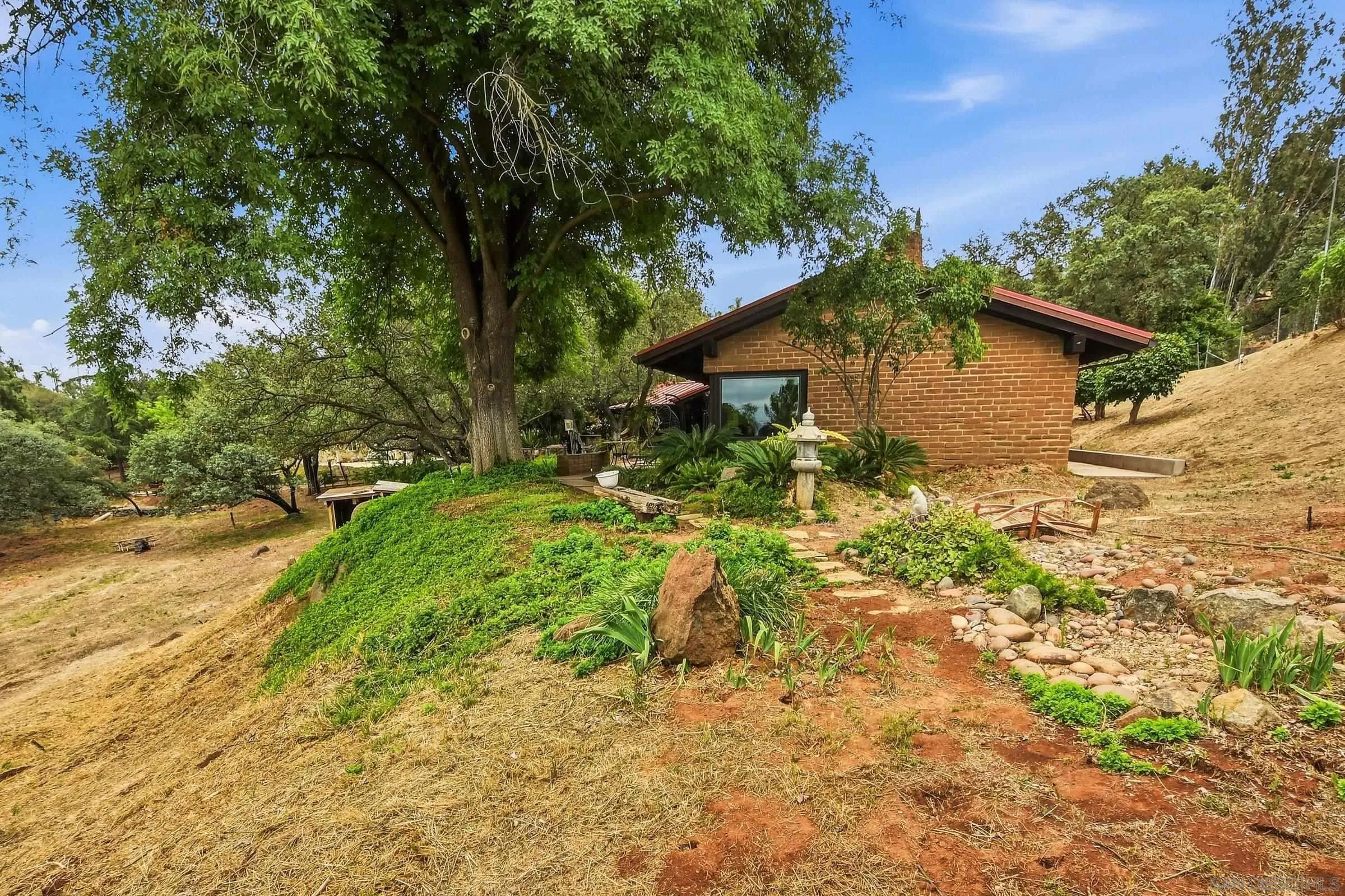 https://cdn.realtyfeed.com/cdn/127/260013687/b39c04a6ef5c6b55ead97f06bcd3f64a.webp