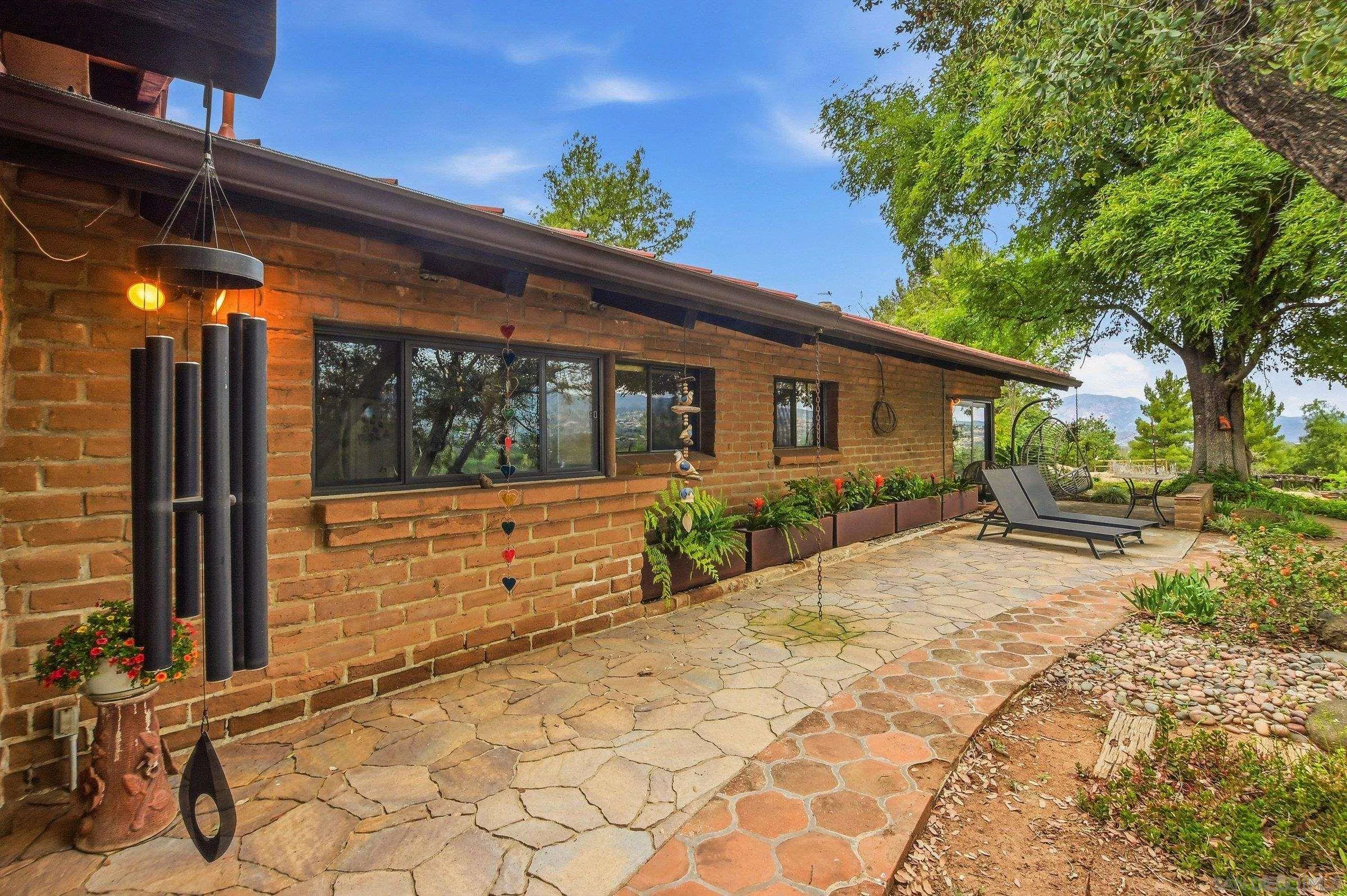 https://cdn.realtyfeed.com/cdn/127/260013687/be1814fb740def3912264ca06f00082e.webp