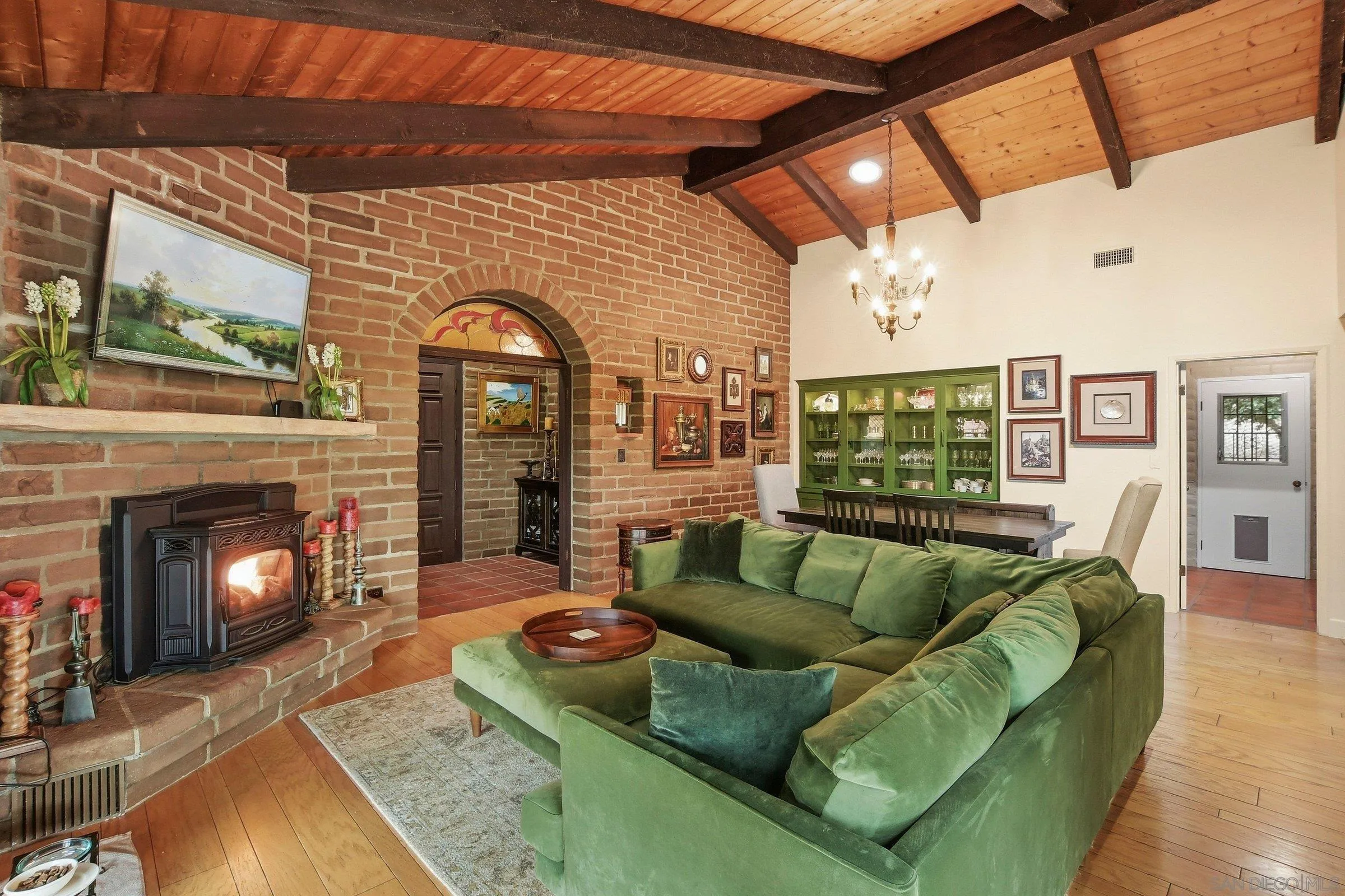 https://cdn.realtyfeed.com/cdn/127/260013687/be4c6d3a5ff8c646353e48e7a2dcedbe.webp