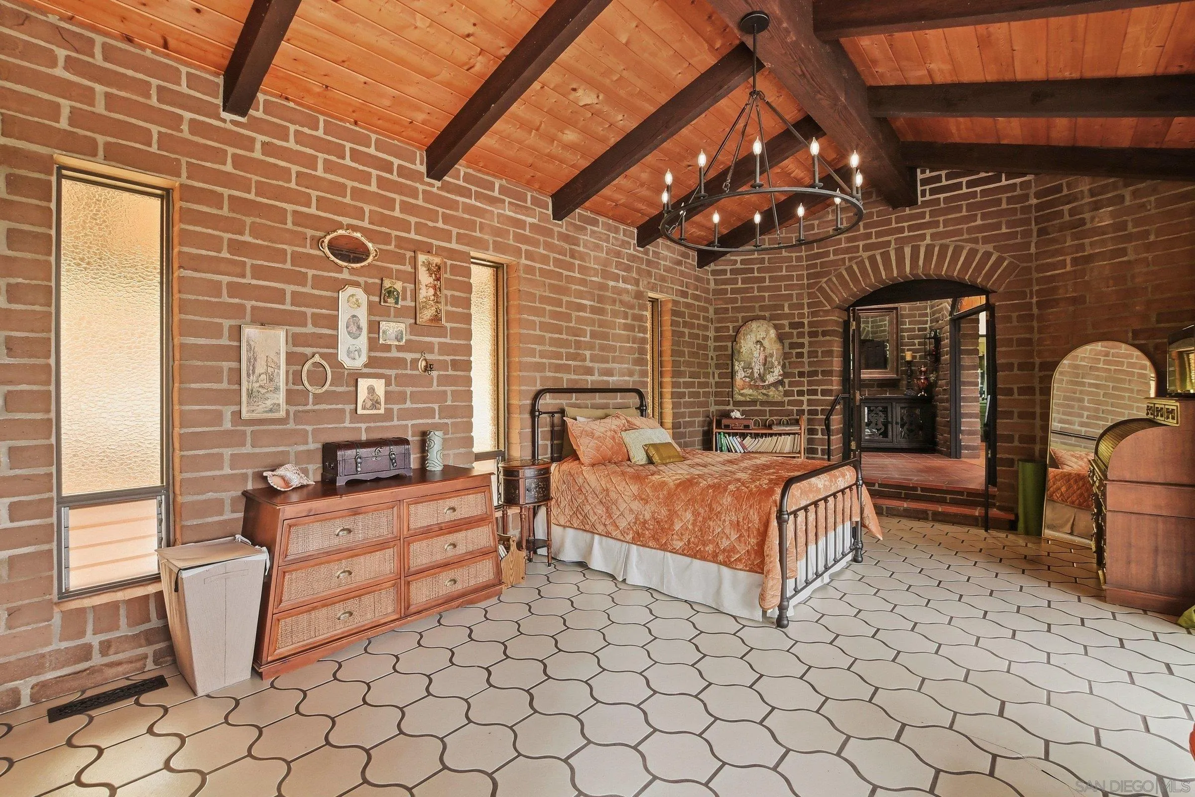 https://cdn.realtyfeed.com/cdn/127/260013687/d3334df66cfeab8d2d2e531cb00e3298.webp