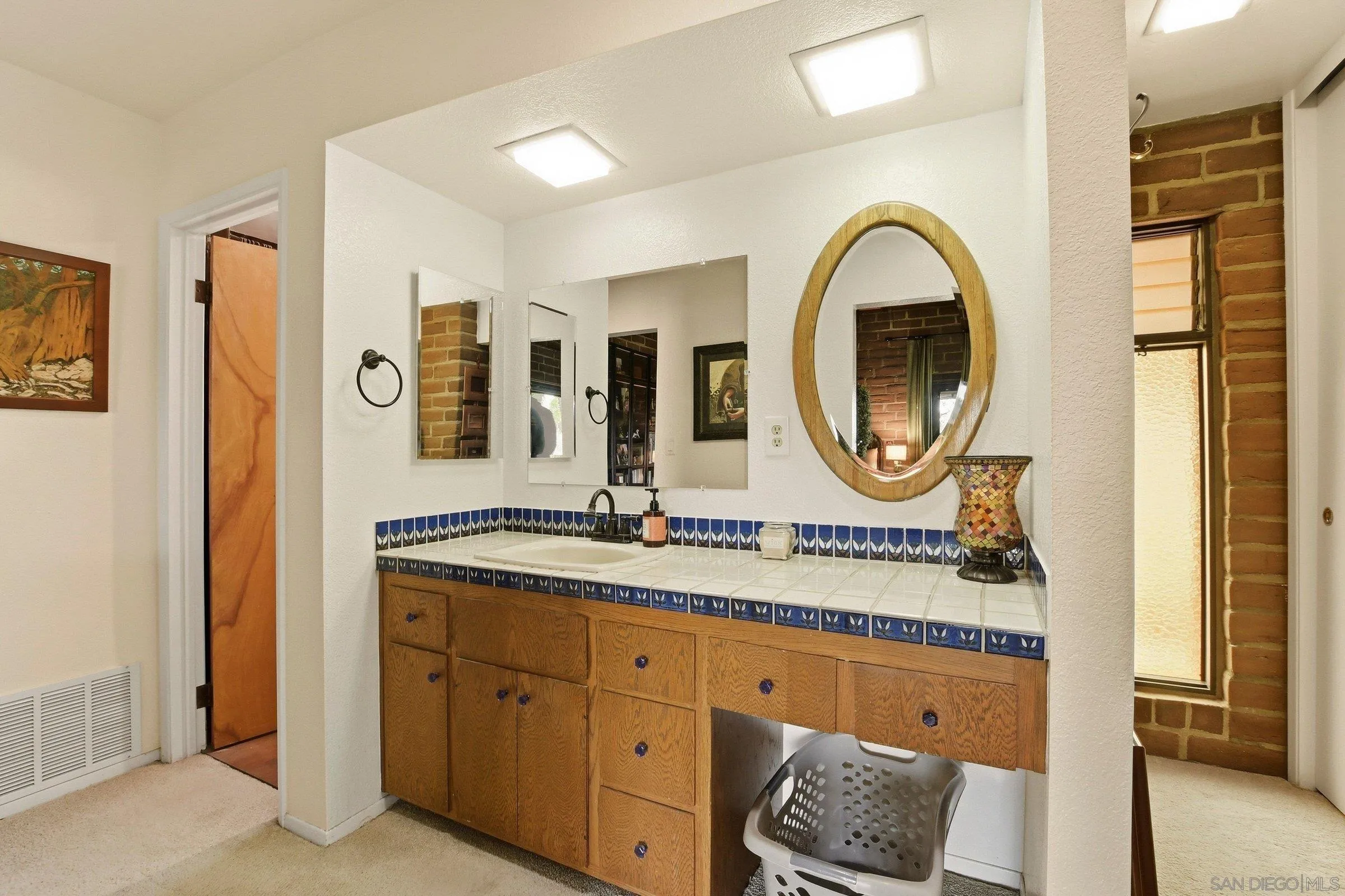 https://cdn.realtyfeed.com/cdn/127/260013687/f4846dbb82ba4e752c5a93a41b033d1a.webp