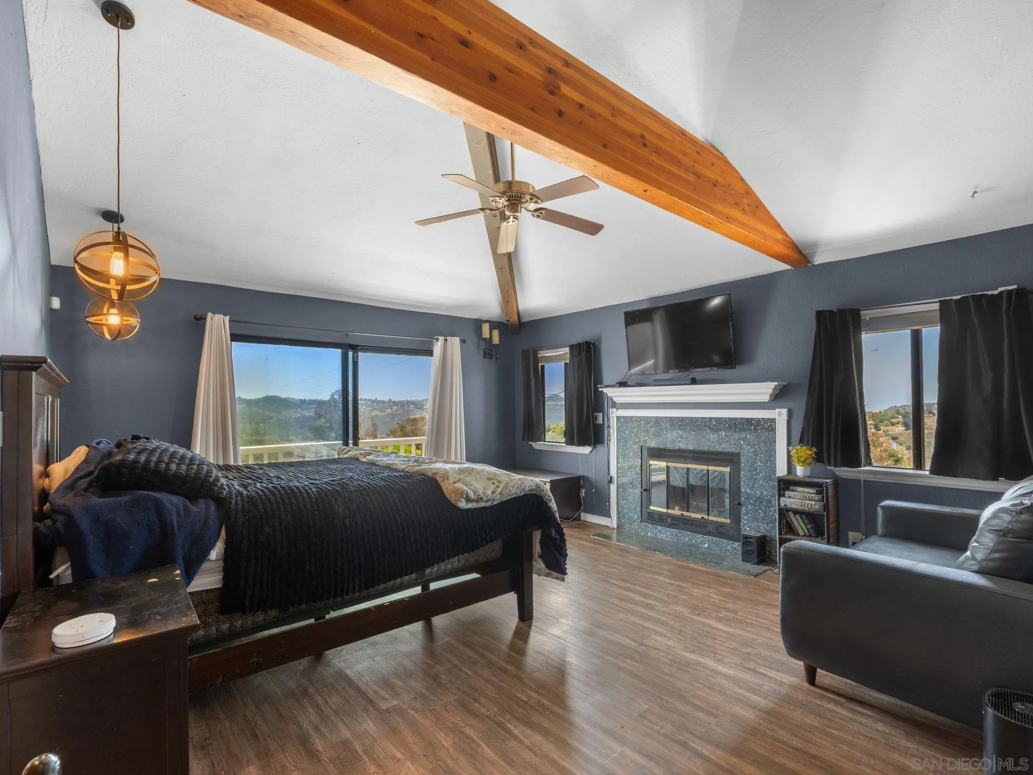 https://cdn.realtyfeed.com/cdn/127/260013688/1178e41052887cf7258cf821c7f37234.webp