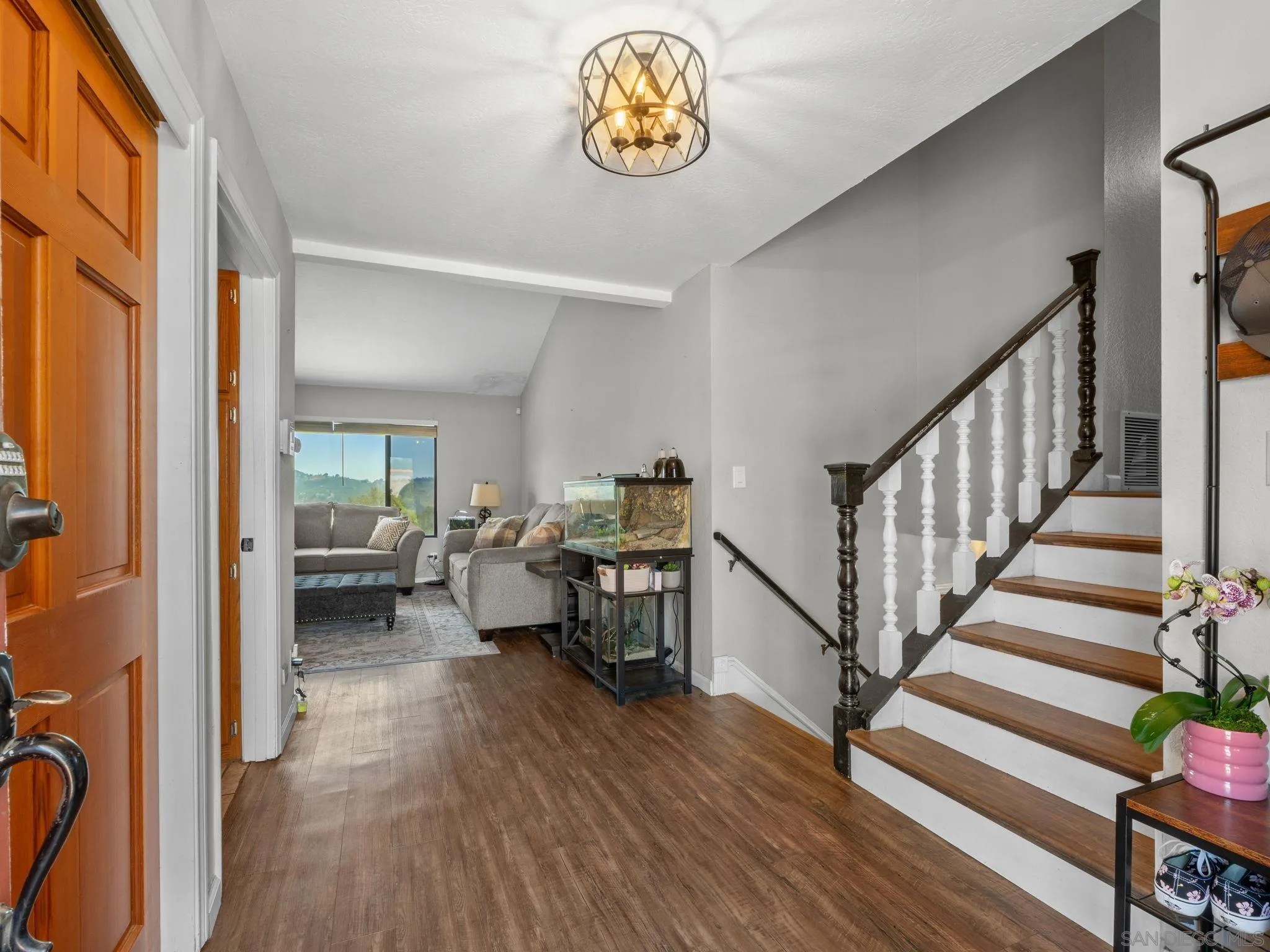 https://cdn.realtyfeed.com/cdn/127/260013688/18ff1580acd842b032514adf14b711a7.webp