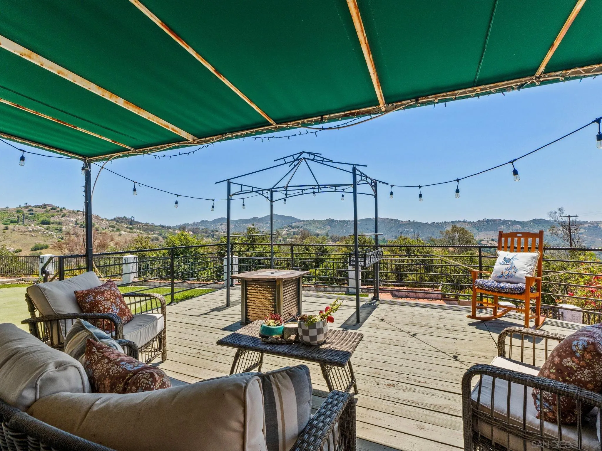 https://cdn.realtyfeed.com/cdn/127/260013688/b64cb3ef63b26aa5efefdb30871c7de8.webp