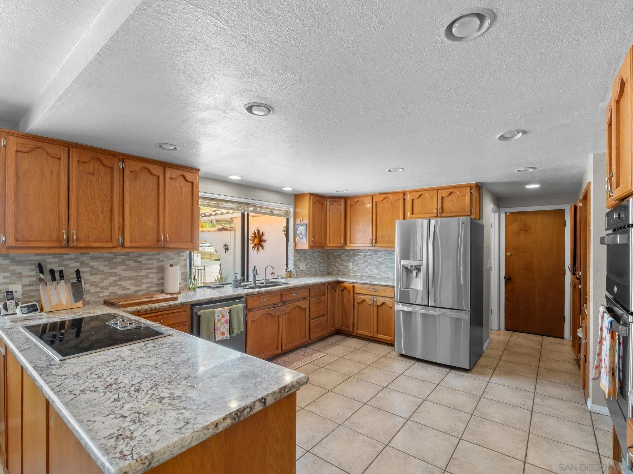 https://cdn.realtyfeed.com/cdn/127/260013688/df7bcea357f852478793f1aa6c805641.webp