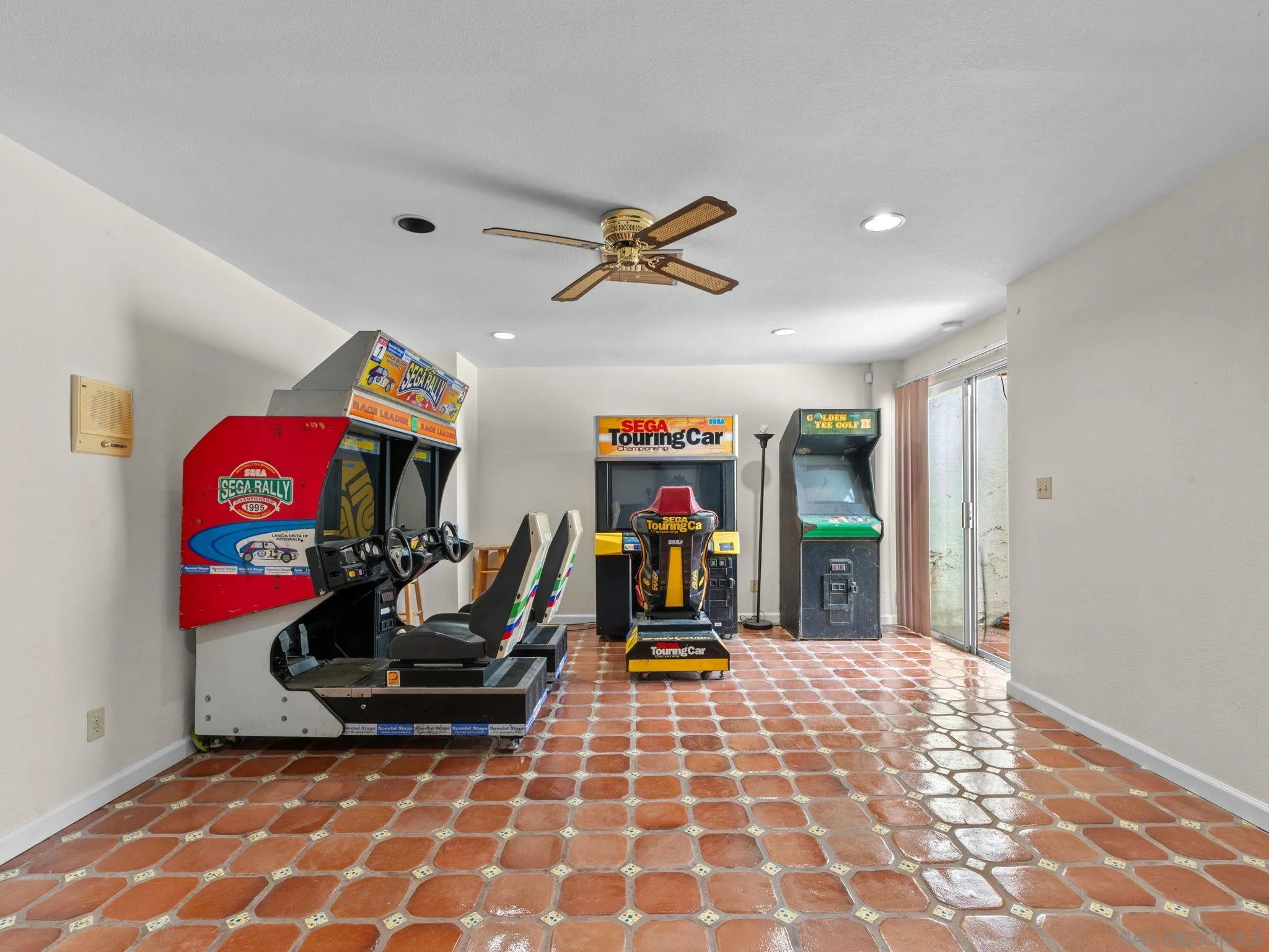 https://cdn.realtyfeed.com/cdn/127/260013688/e0c66cd2340f747275a313f0b46e4459.webp
