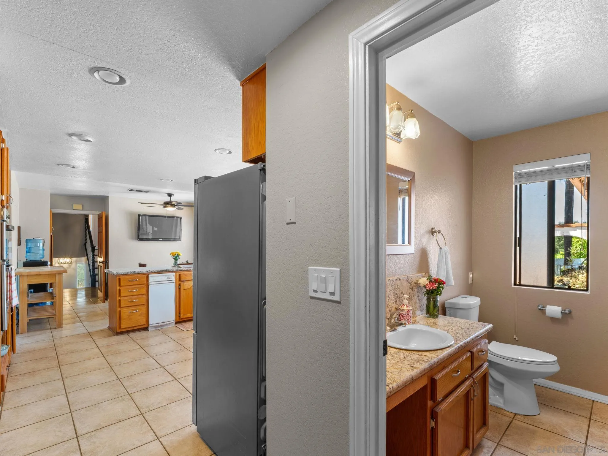 https://cdn.realtyfeed.com/cdn/127/260013688/f0ef1cb2b1d9e1aabc5f1e244927c55f.webp