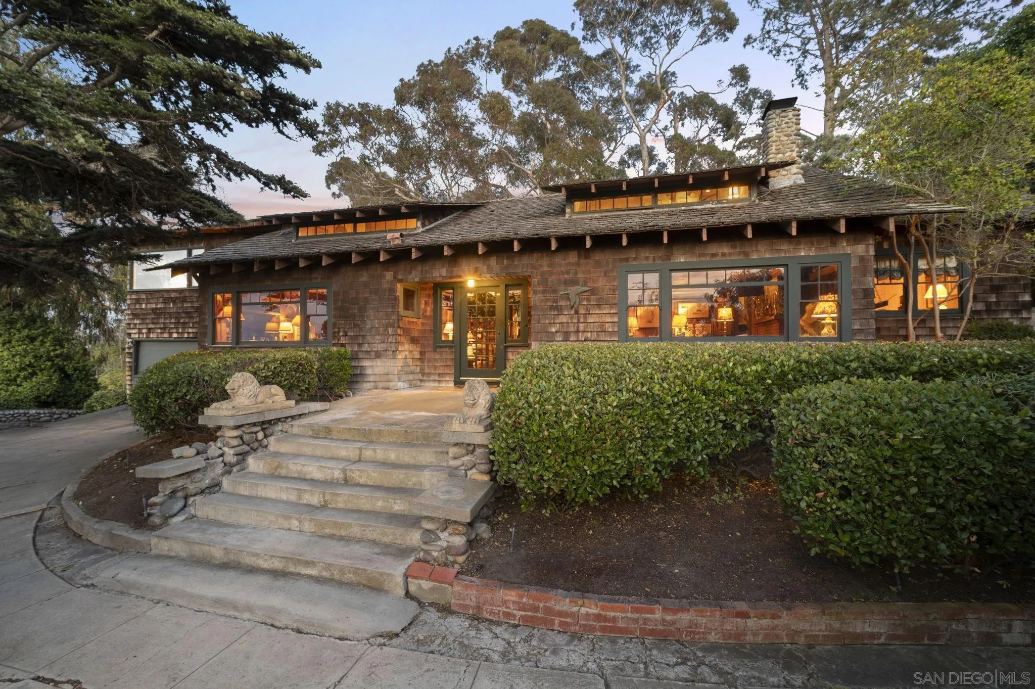 https://cdn.realtyfeed.com/cdn/127/260013689/f23050ccd5d018ba47af9f2414c7b4c4.webp