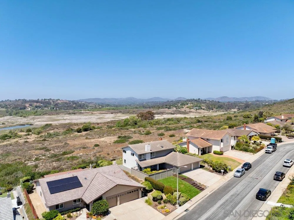 https://cdn.realtyfeed.com/cdn/127/260013690/2e180abce12aa2a5dbe1cddbf7fd1443.webp