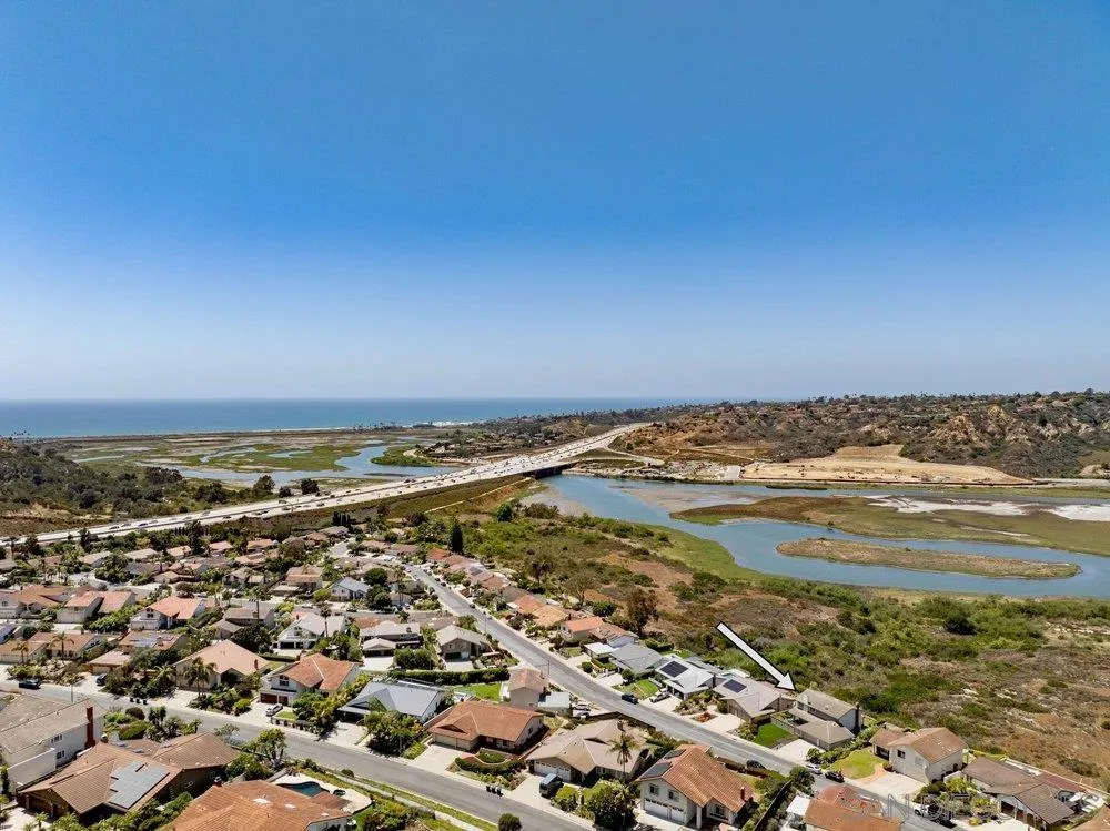 https://cdn.realtyfeed.com/cdn/127/260013690/866b2329b1cecb541afb0c85e0afb8e7.webp