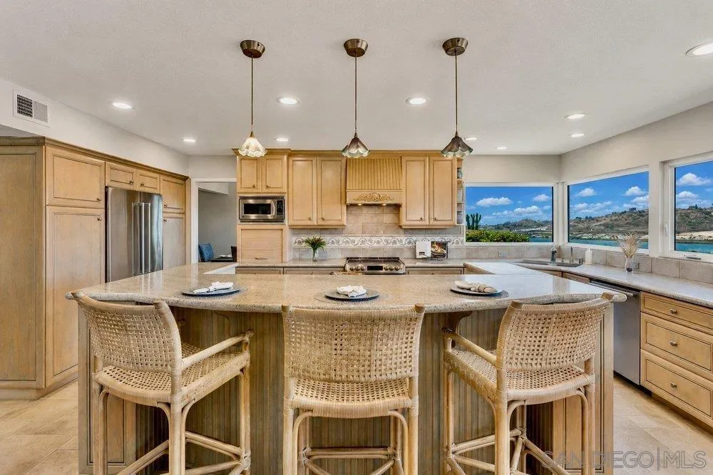 https://cdn.realtyfeed.com/cdn/127/260013690/bf914456eb13e366c83f8996dd24118d.webp