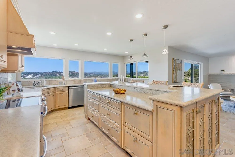 https://cdn.realtyfeed.com/cdn/127/260013690/d64c214d0e95b651028da12f9653b5ae.webp