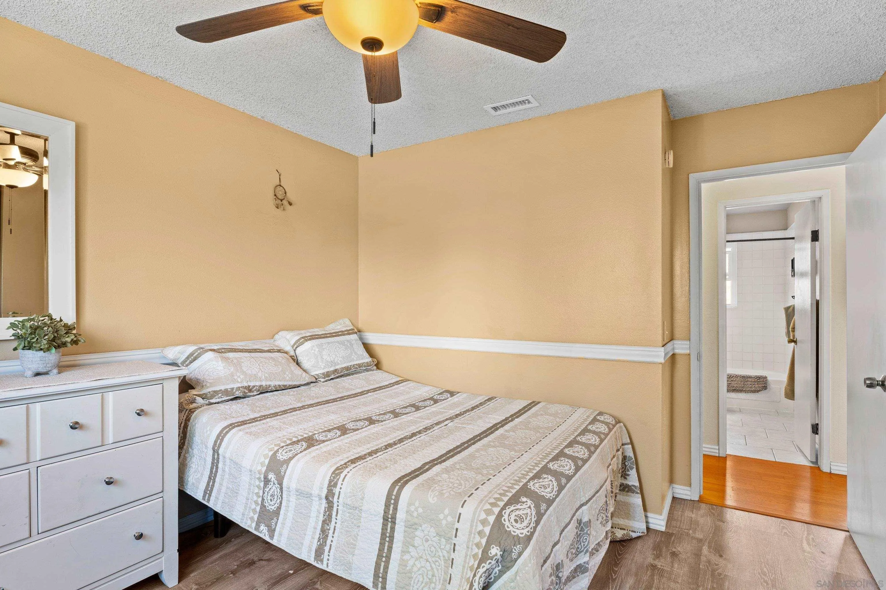 https://cdn.realtyfeed.com/cdn/127/260013692/93a3d96f785cc50895f341b45de64034.webp