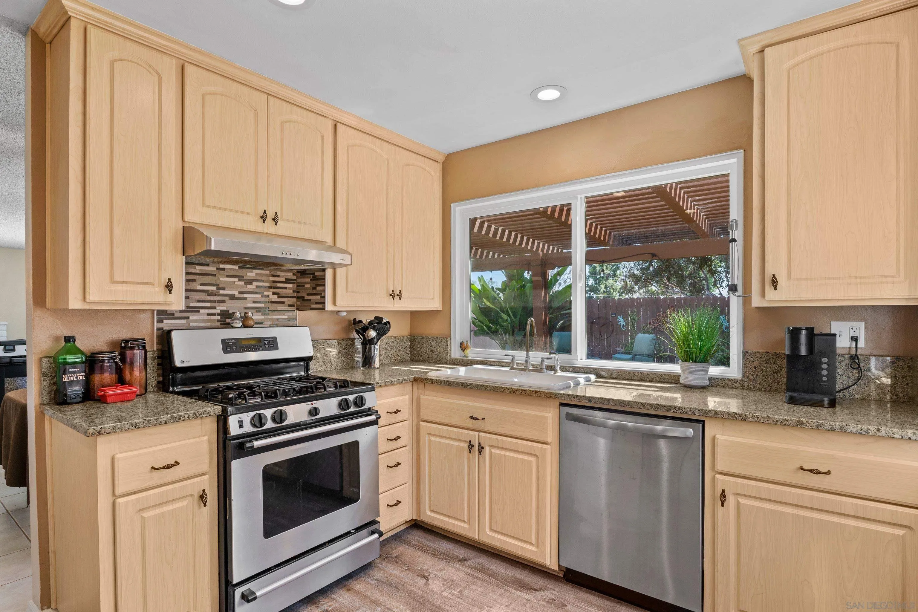 https://cdn.realtyfeed.com/cdn/127/260013692/f3202882781f832f85cfe24fe514d3cb.webp