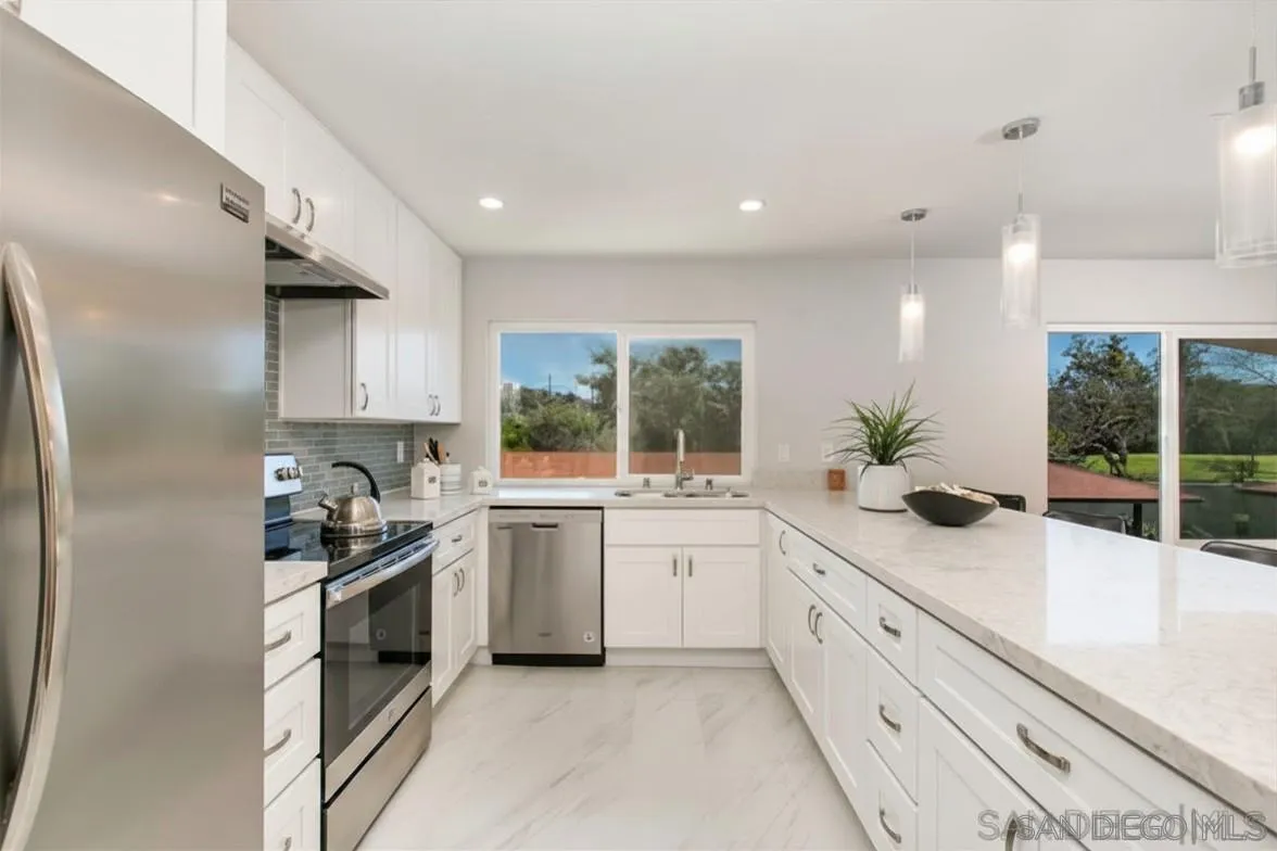 https://cdn.realtyfeed.com/cdn/127/260013694/5102aa55db43d68d8e00462d9da2d743.webp