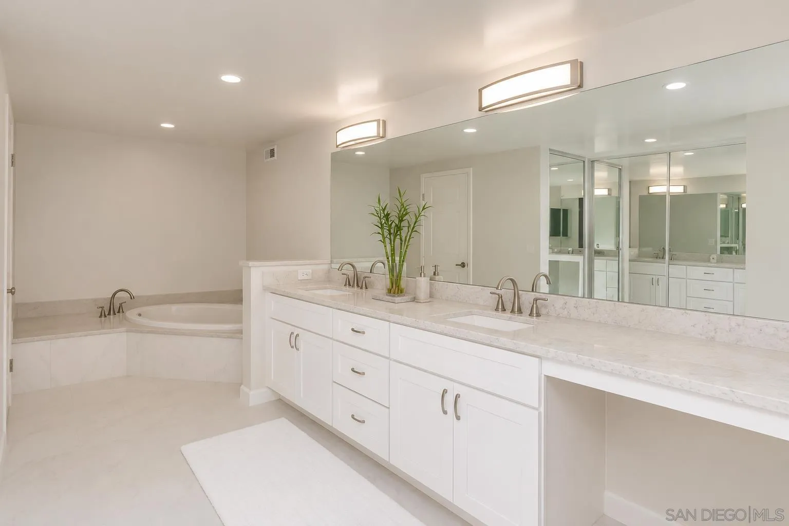 https://cdn.realtyfeed.com/cdn/127/260013694/6b883e27a322bd6bf2867d20d7411483.webp