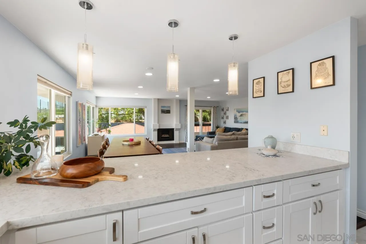 https://cdn.realtyfeed.com/cdn/127/260013694/d498d4bf5aca891e9f595bb69c1f0ca0.webp