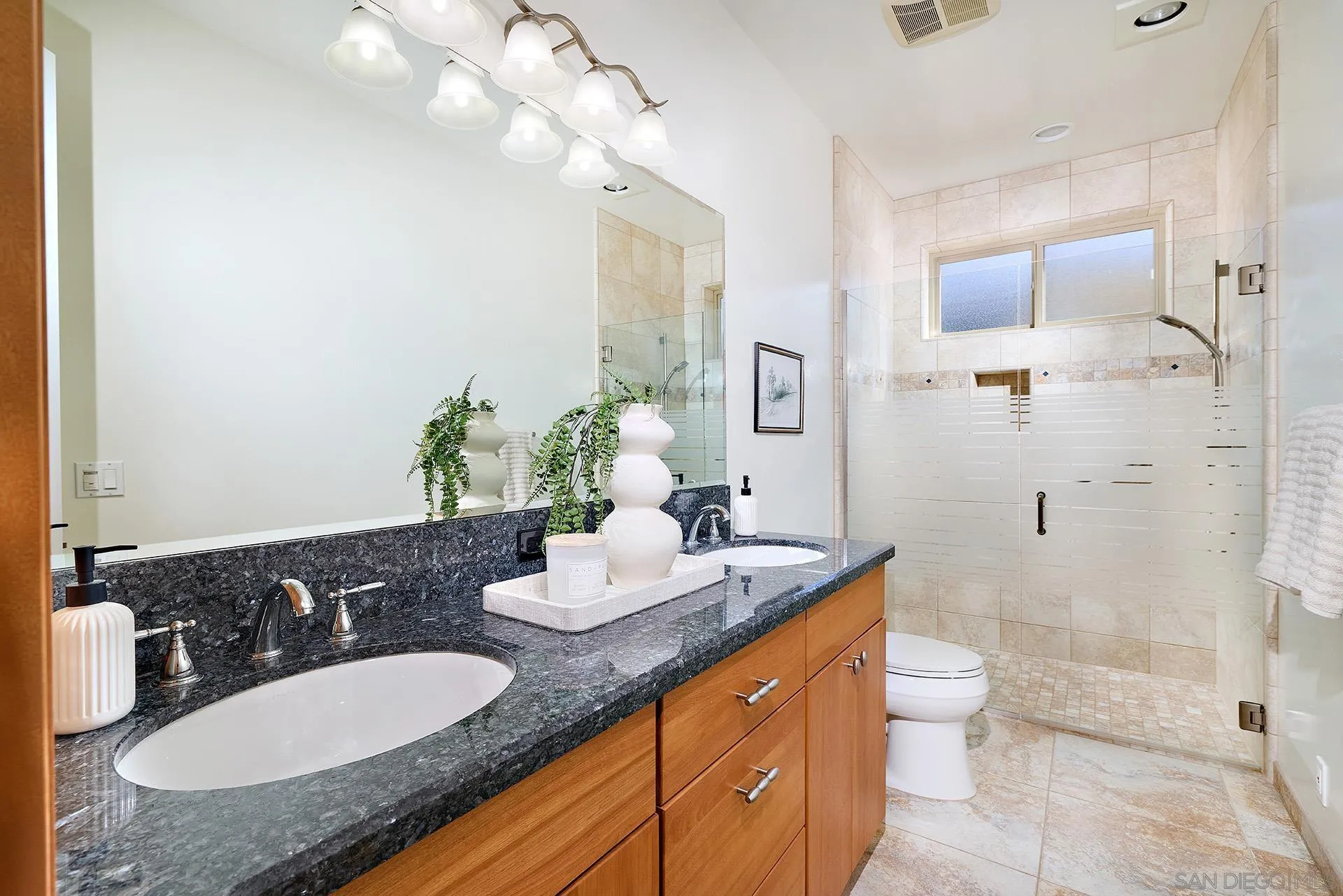 https://cdn.realtyfeed.com/cdn/127/260013695/1b3ed58fb20699e1f7d451042a0cbbeb.webp