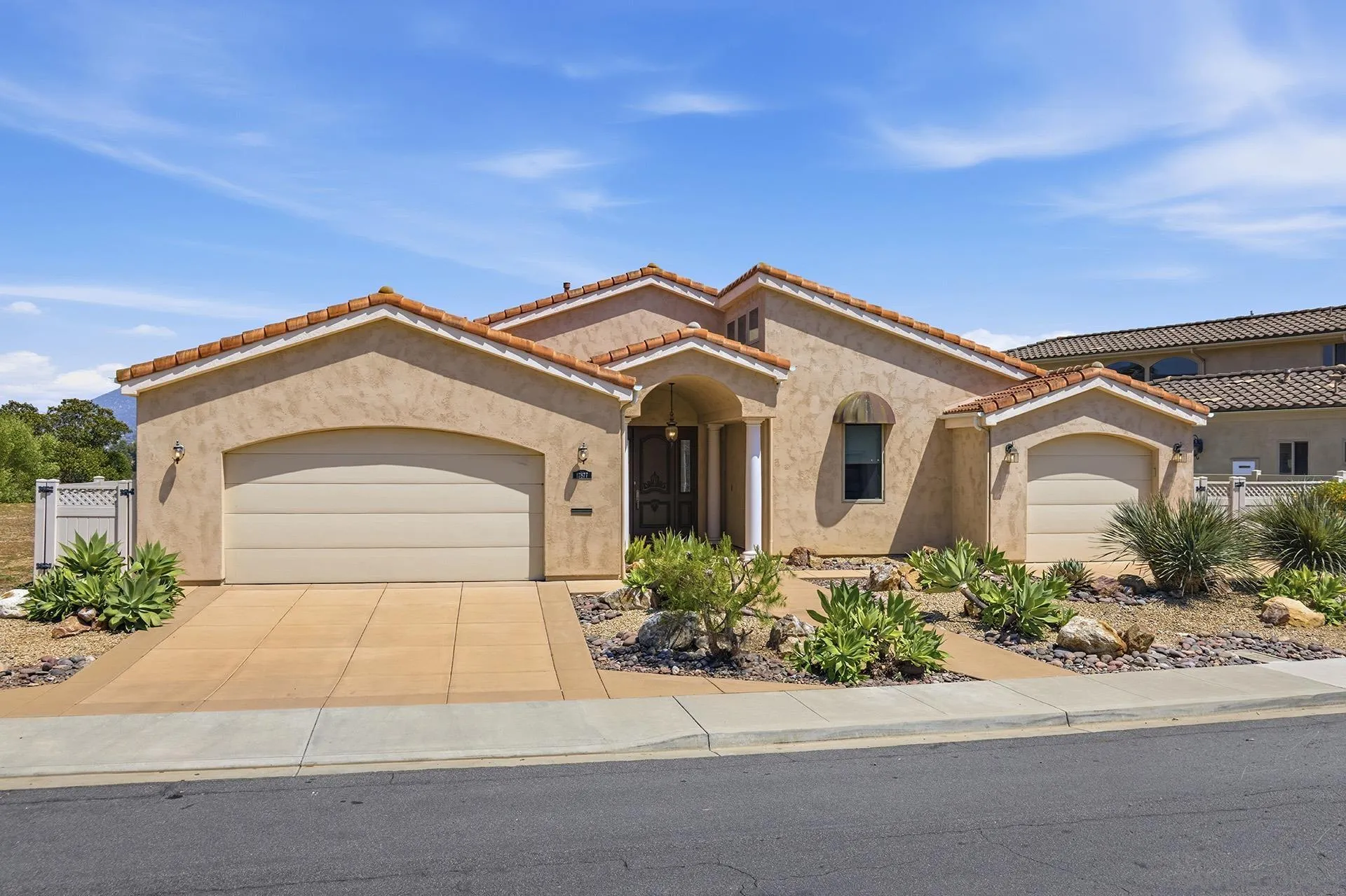https://cdn.realtyfeed.com/cdn/127/260013695/91b5c638e61e9453ad815e9ec5a67f1d.webp