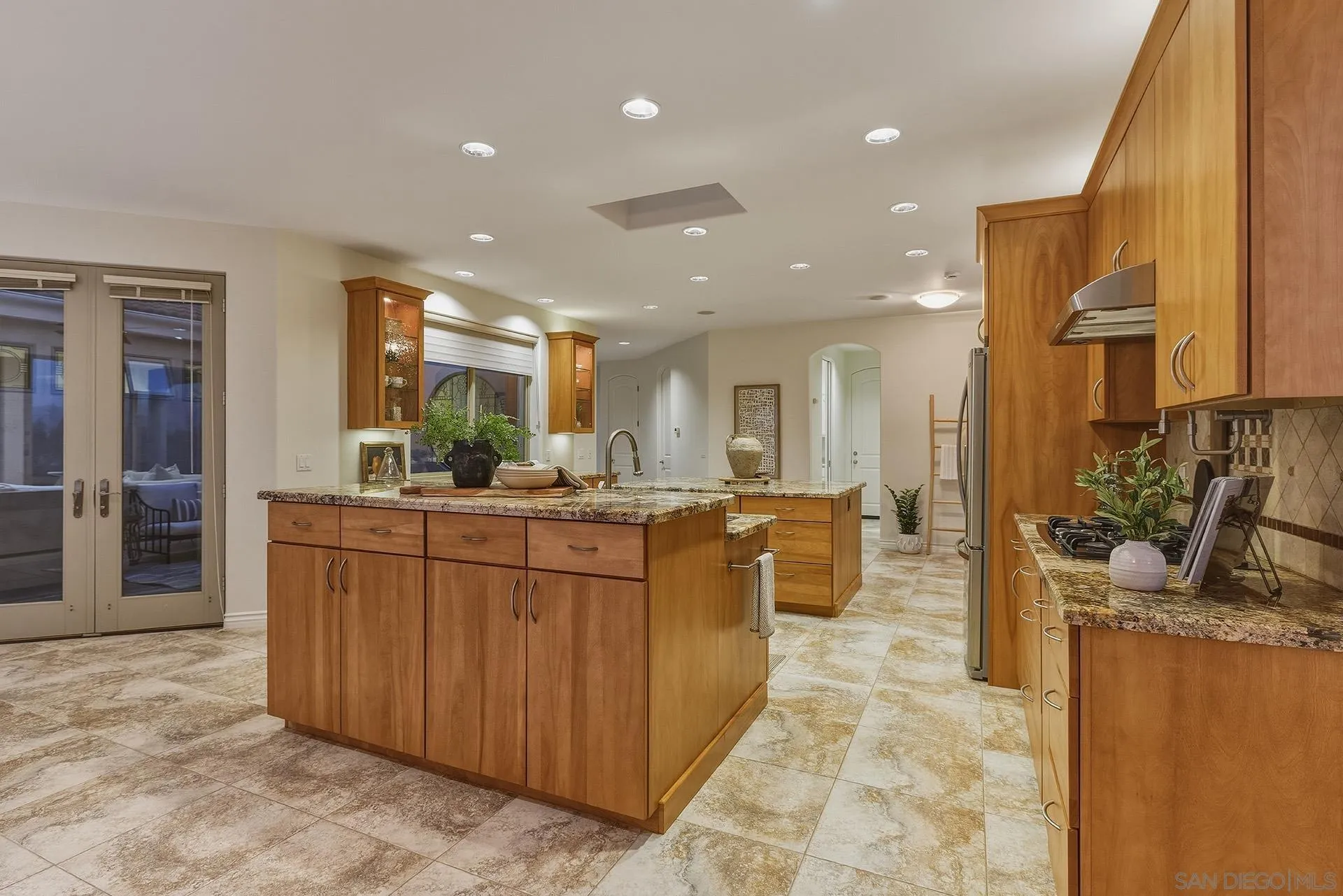 https://cdn.realtyfeed.com/cdn/127/260013695/9290f6834a953d951a2c1d4c3acec272.webp