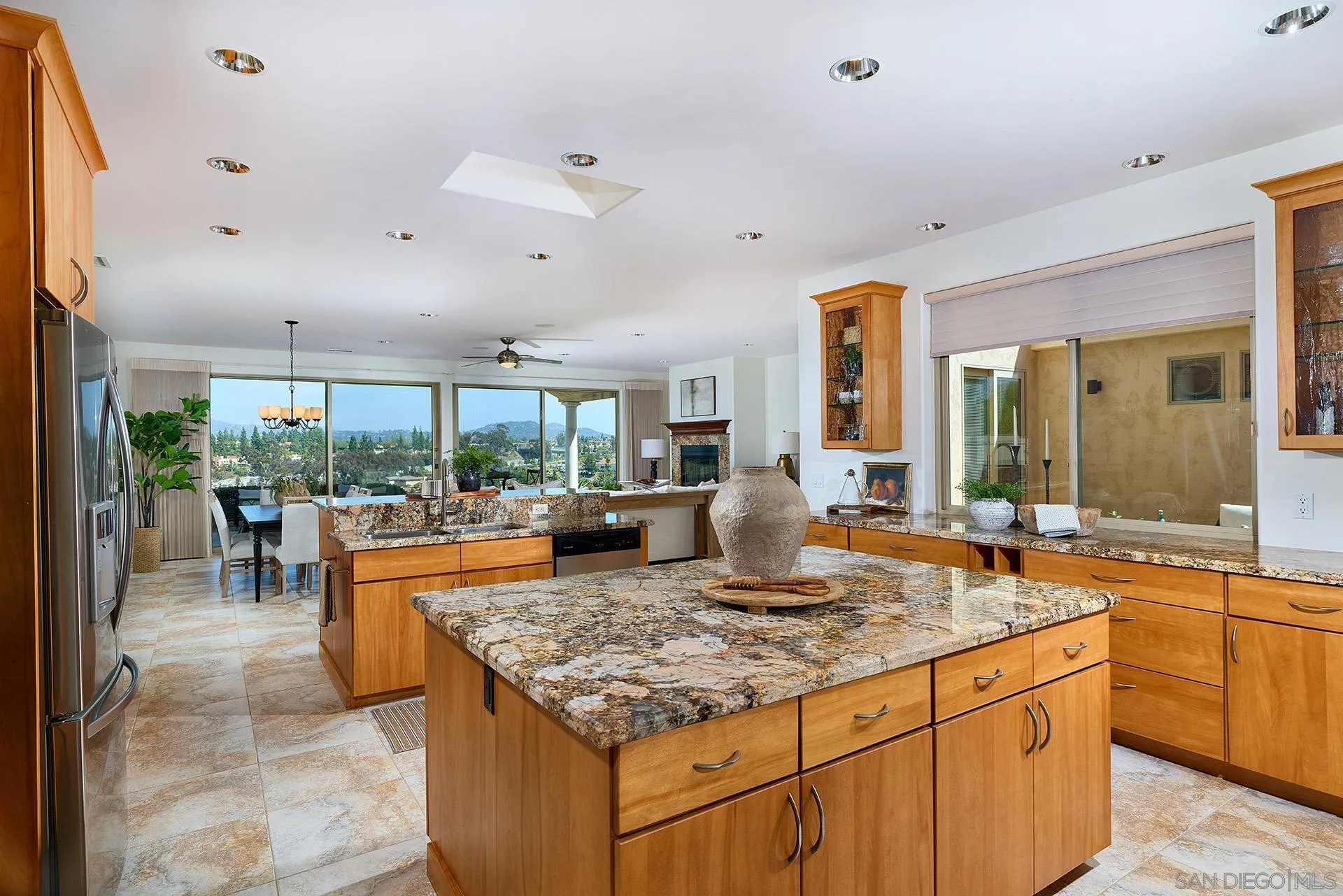 https://cdn.realtyfeed.com/cdn/127/260013695/a28bd404f19b14632b90015f914b8dbc.webp
