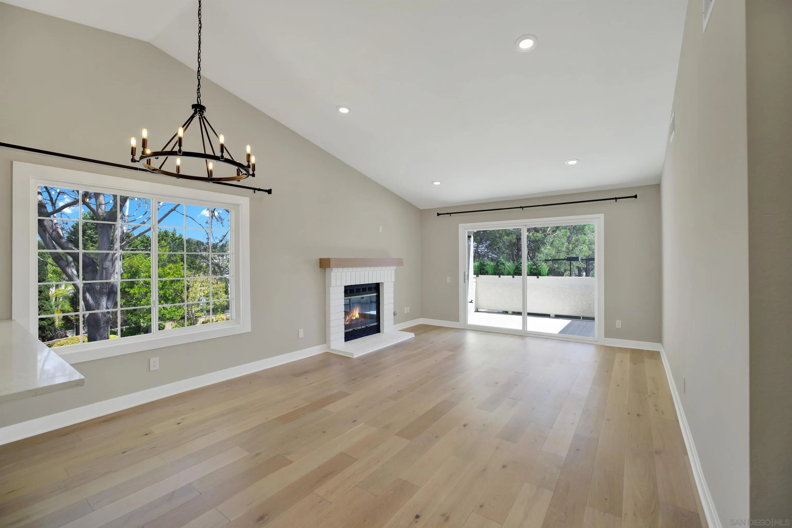 Photo #5: 260013696 Listing: Photo #5