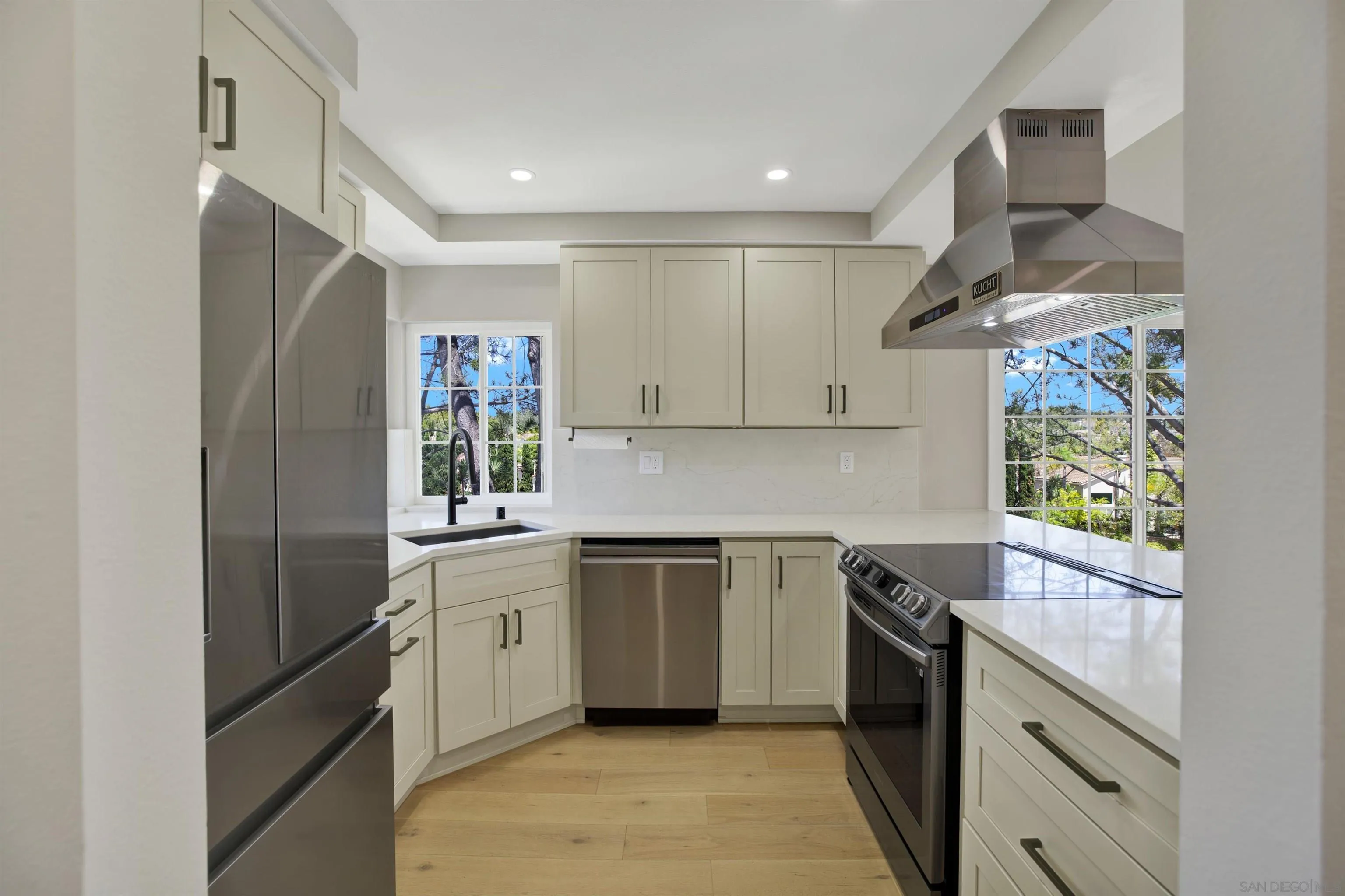 Photo #3: 260013696 Listing: Photo #3